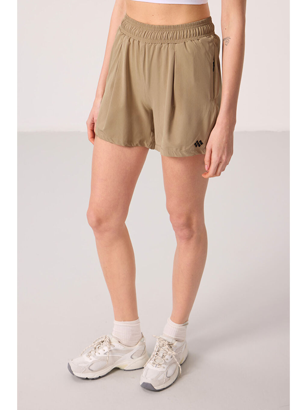 Bej Polyester Gizli Cep Fermuarlı Rahat Form Kadın Şort - 91014-1