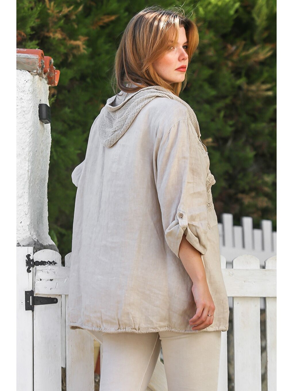 İtalyan Bej Kapüşonlu Düğmeli Uzun Kollu Fermuarlı Cepli File Detaylı Keten Dokuma Ceket 75 65-7