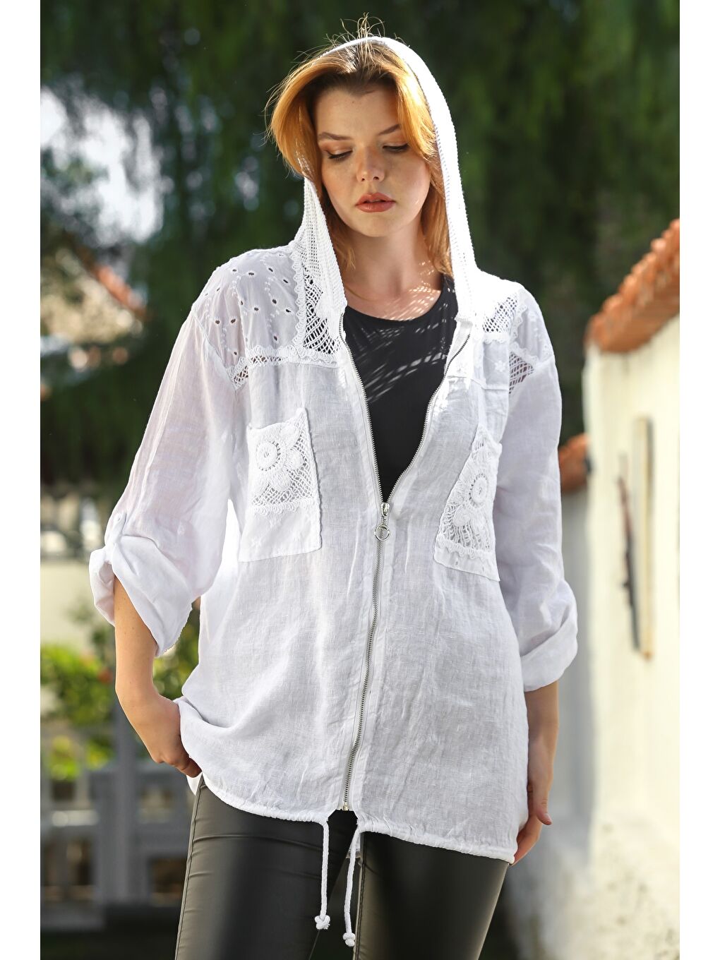 İtalyan Beyaz Kapüşonlu Düğmeli Uzun Kollu Fermuarlı Cepli File Detaylı Keten Dokuma Ceket 75 65