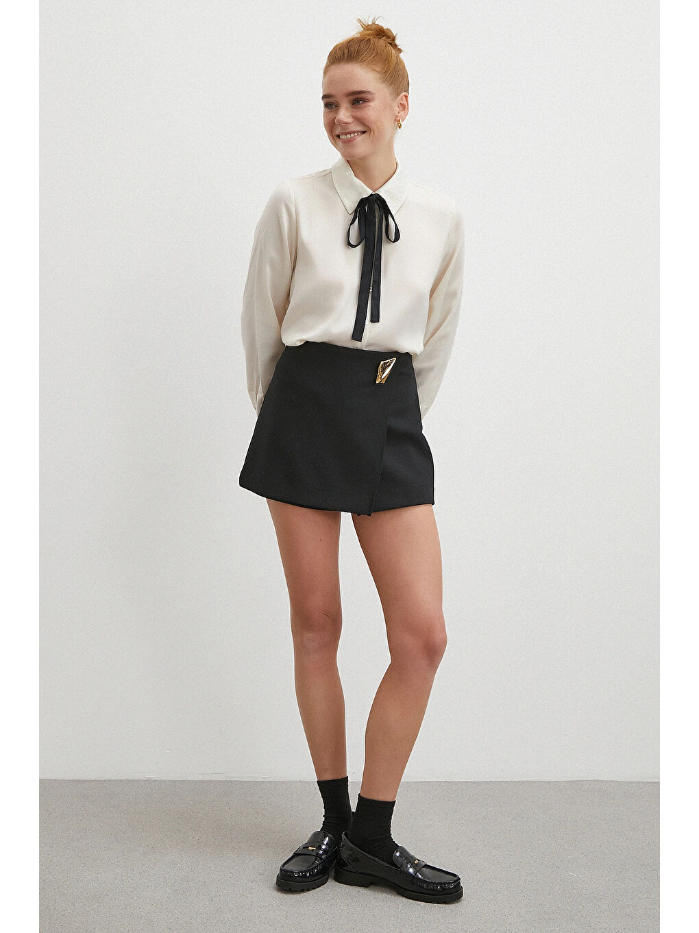 Yaka Bağlamalı Saten Gömlek Ekru-1