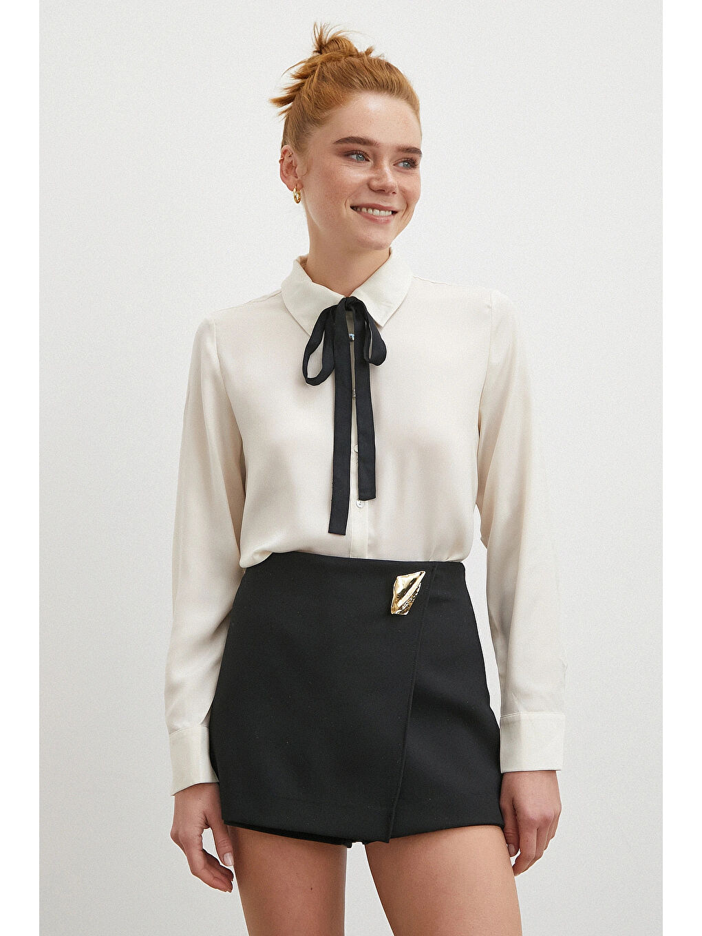 Yaka Bağlamalı Saten Gömlek Ekru-2