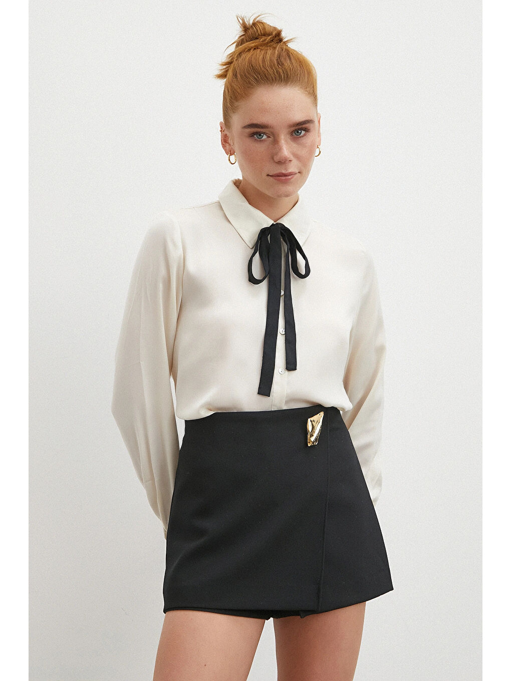 Yaka Bağlamalı Saten Gömlek Ekru-3