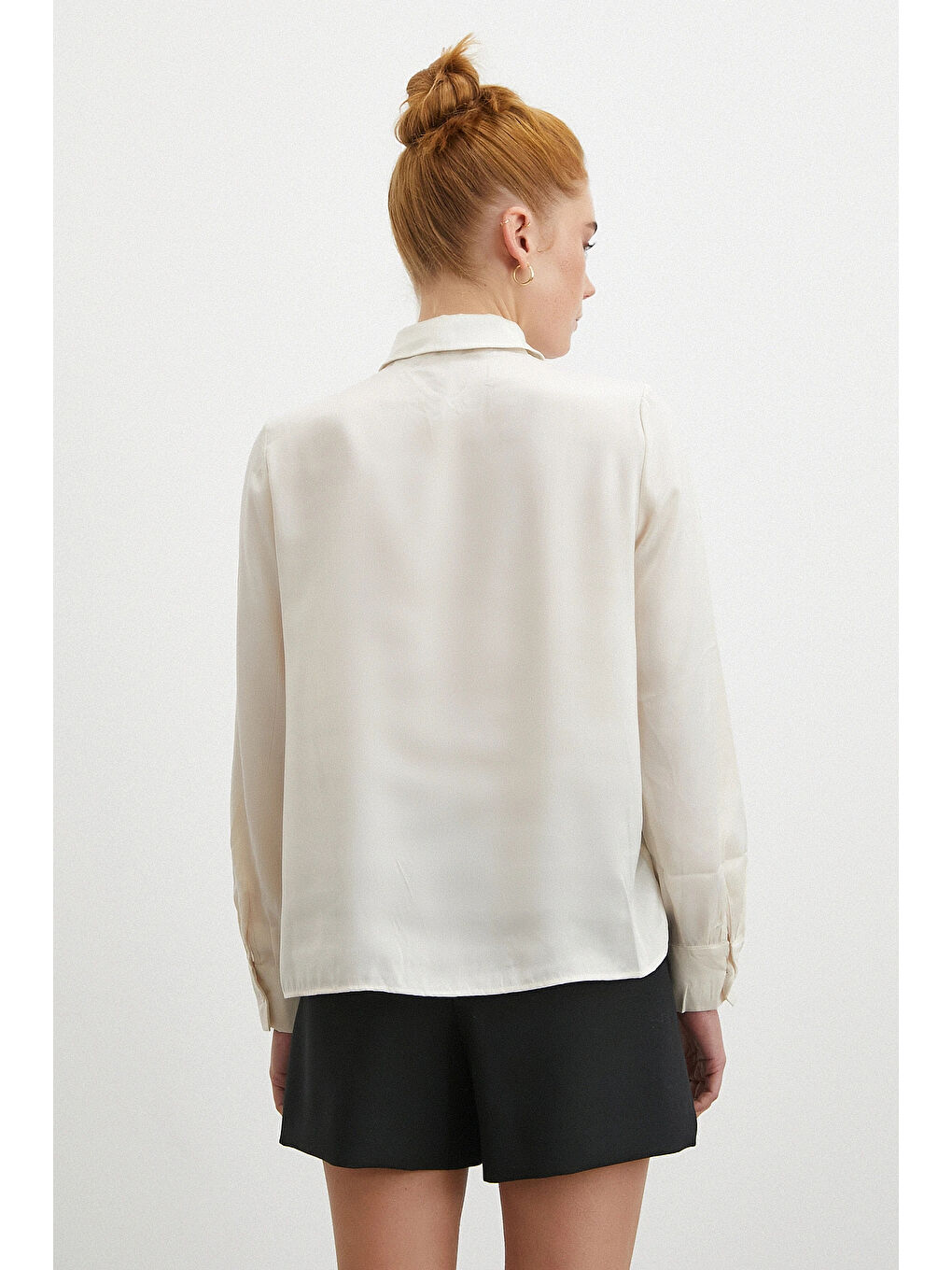 Yaka Bağlamalı Saten Gömlek Ekru-5