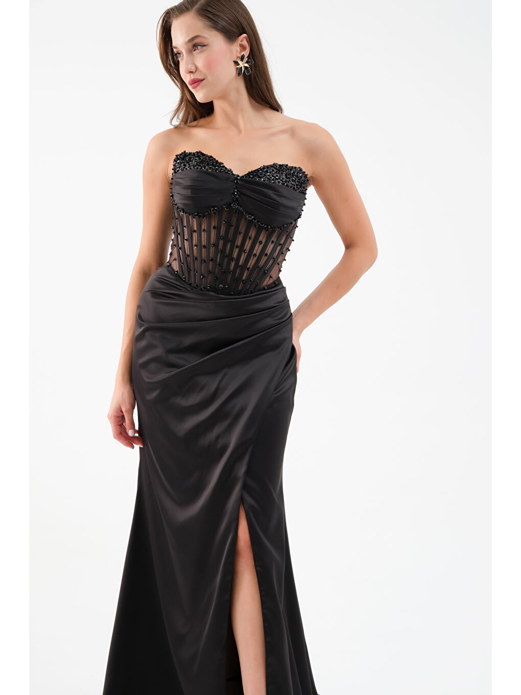 Kadın Siyah Straplez Boncuklu Uzun Saten Abiye Elbise-1