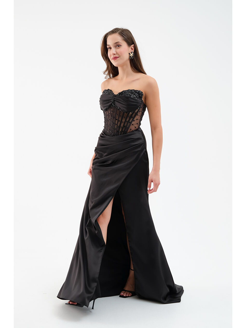 Kadın Siyah Straplez Boncuklu Uzun Saten Abiye Elbise-2