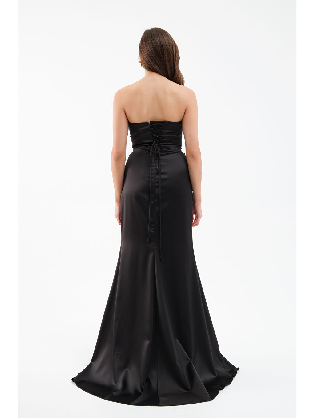 Kadın Siyah Straplez Boncuklu Uzun Saten Abiye Elbise-4