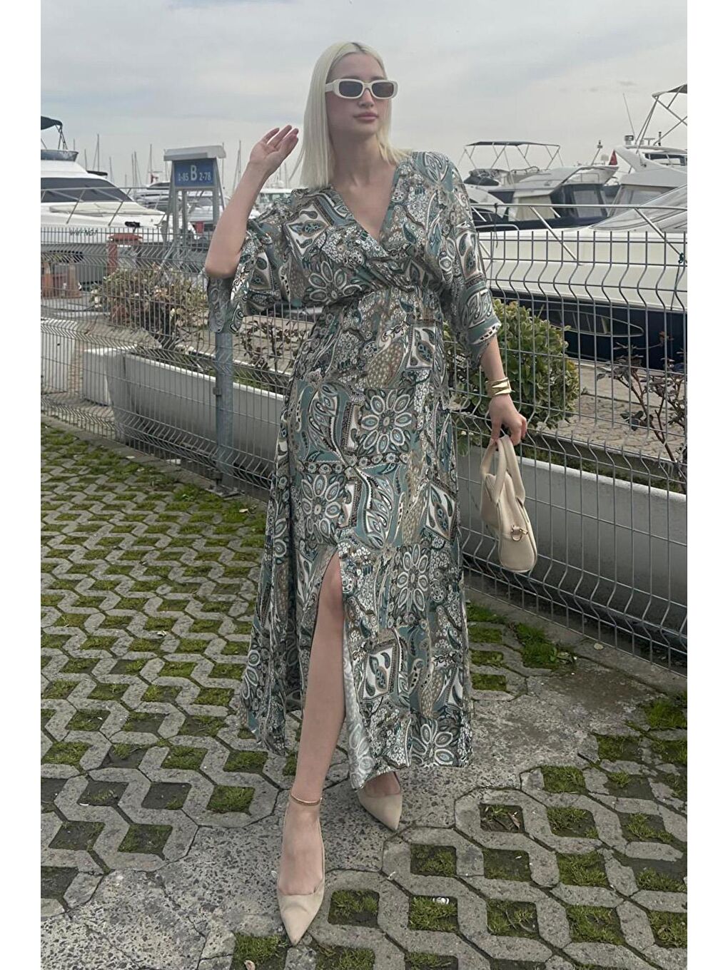 Mint Yeşili Desenli Yırtmaç Detaylı Uzun Elbise Mg2325