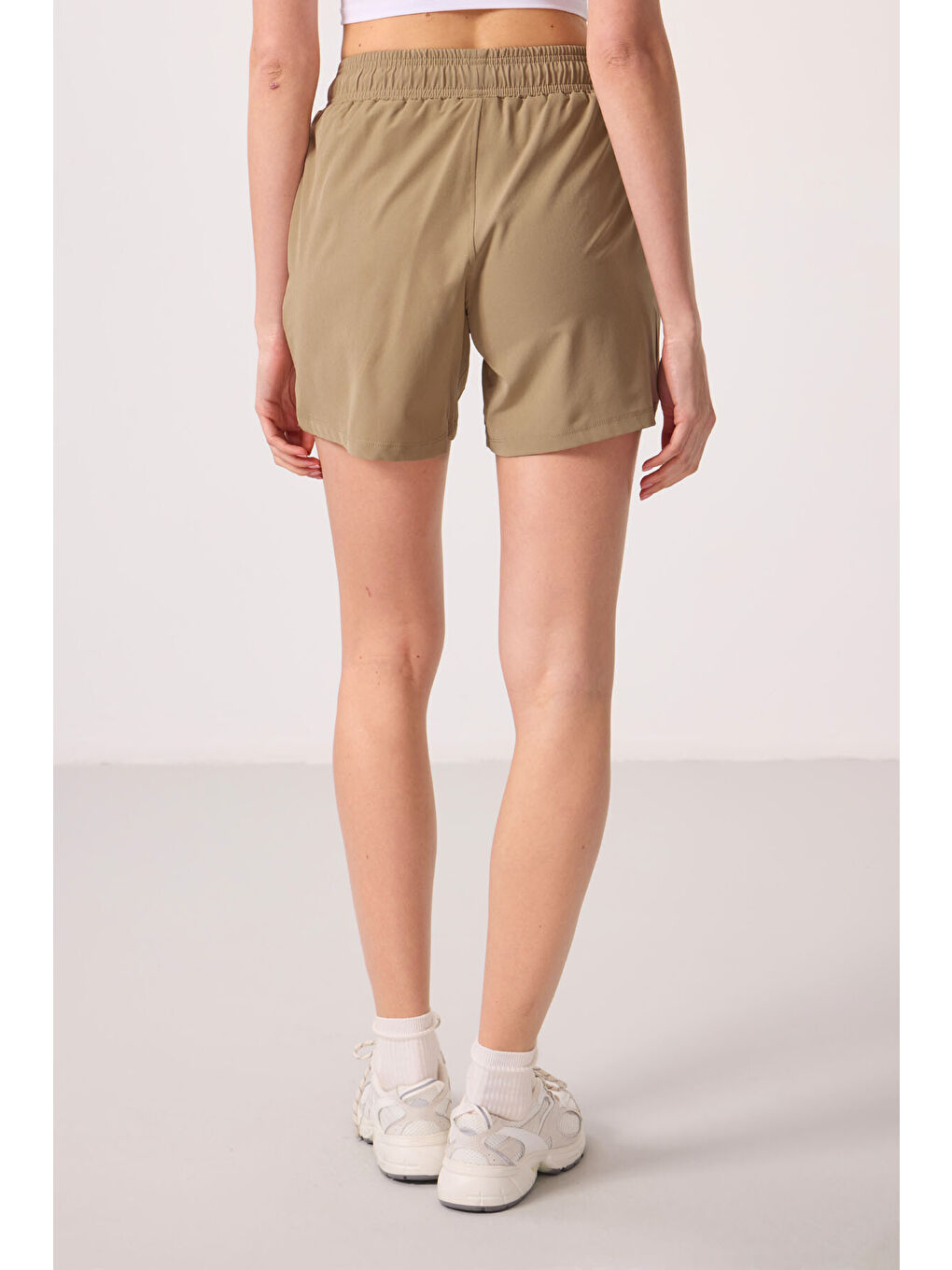 Bej Polyester Gizli Cep Fermuarlı Rahat Form Kadın Şort - 91014-9
