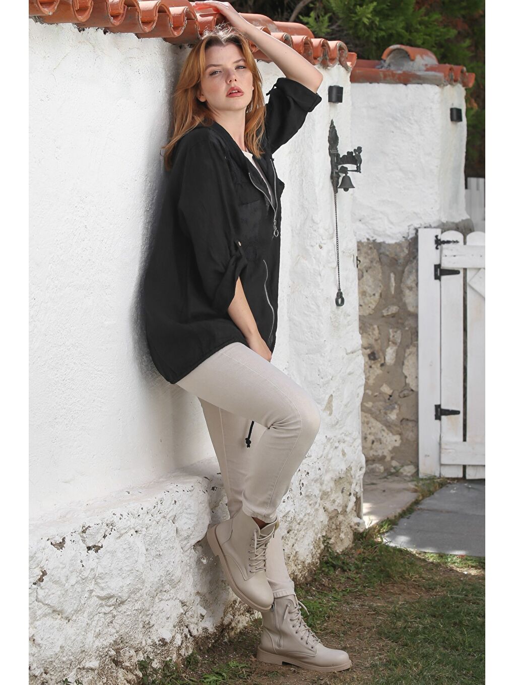 İtalyan Siyah Kapüşonlu Düğmeli Uzun Kollu Fermuarlı Cepli File Detaylı Keten Dokuma Ceket 75 65-6