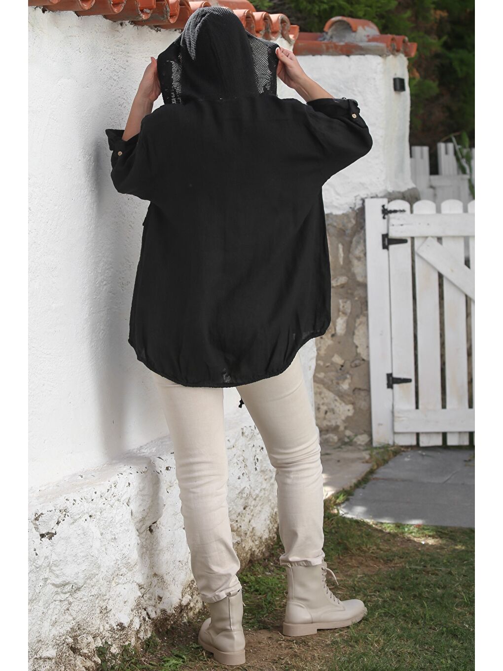 İtalyan Siyah Kapüşonlu Düğmeli Uzun Kollu Fermuarlı Cepli File Detaylı Keten Dokuma Ceket 75 65-7