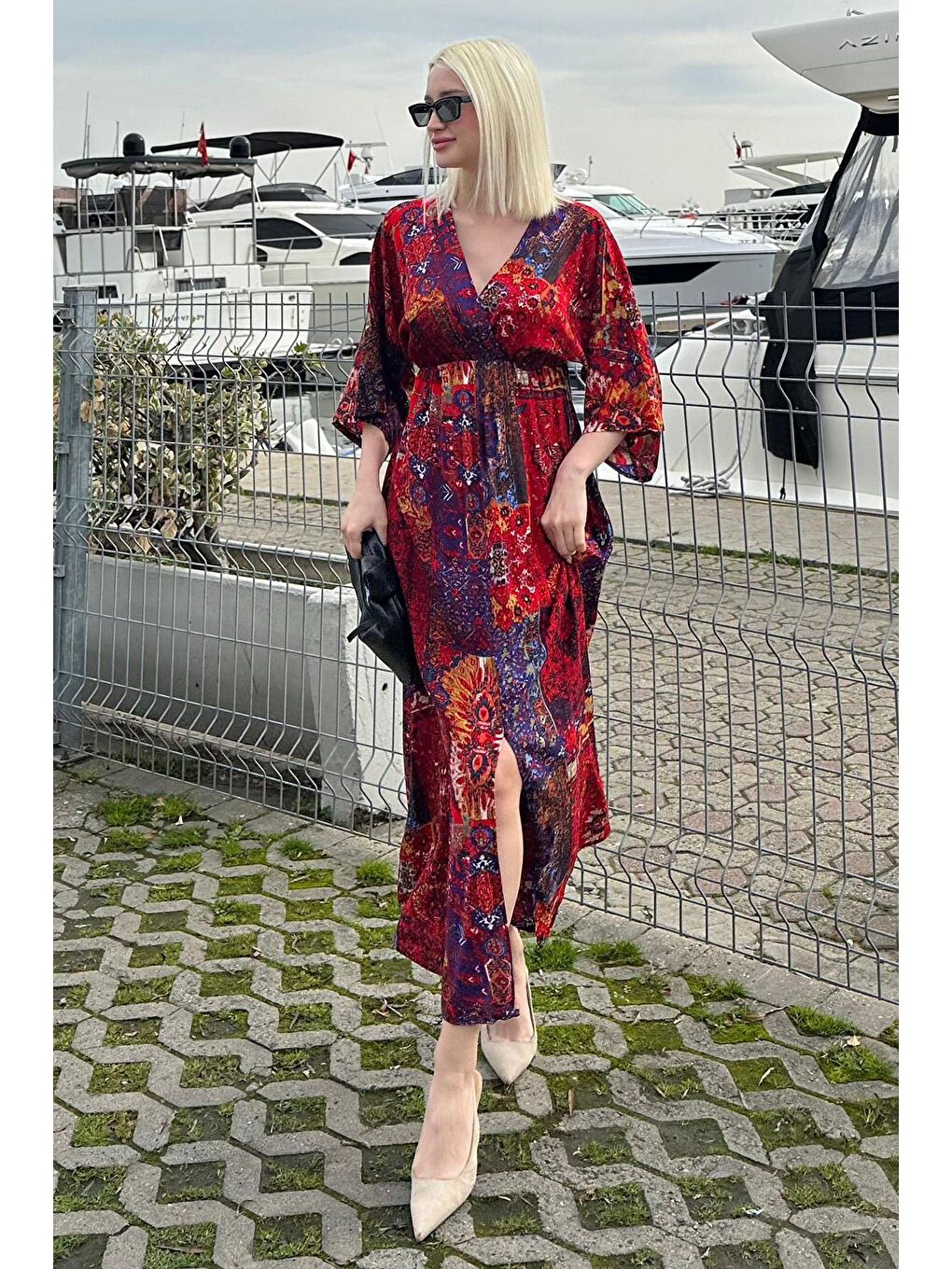 Kırmızı Desenli Yırtmaç Detaylı Uzun Elbise Mg2325-1