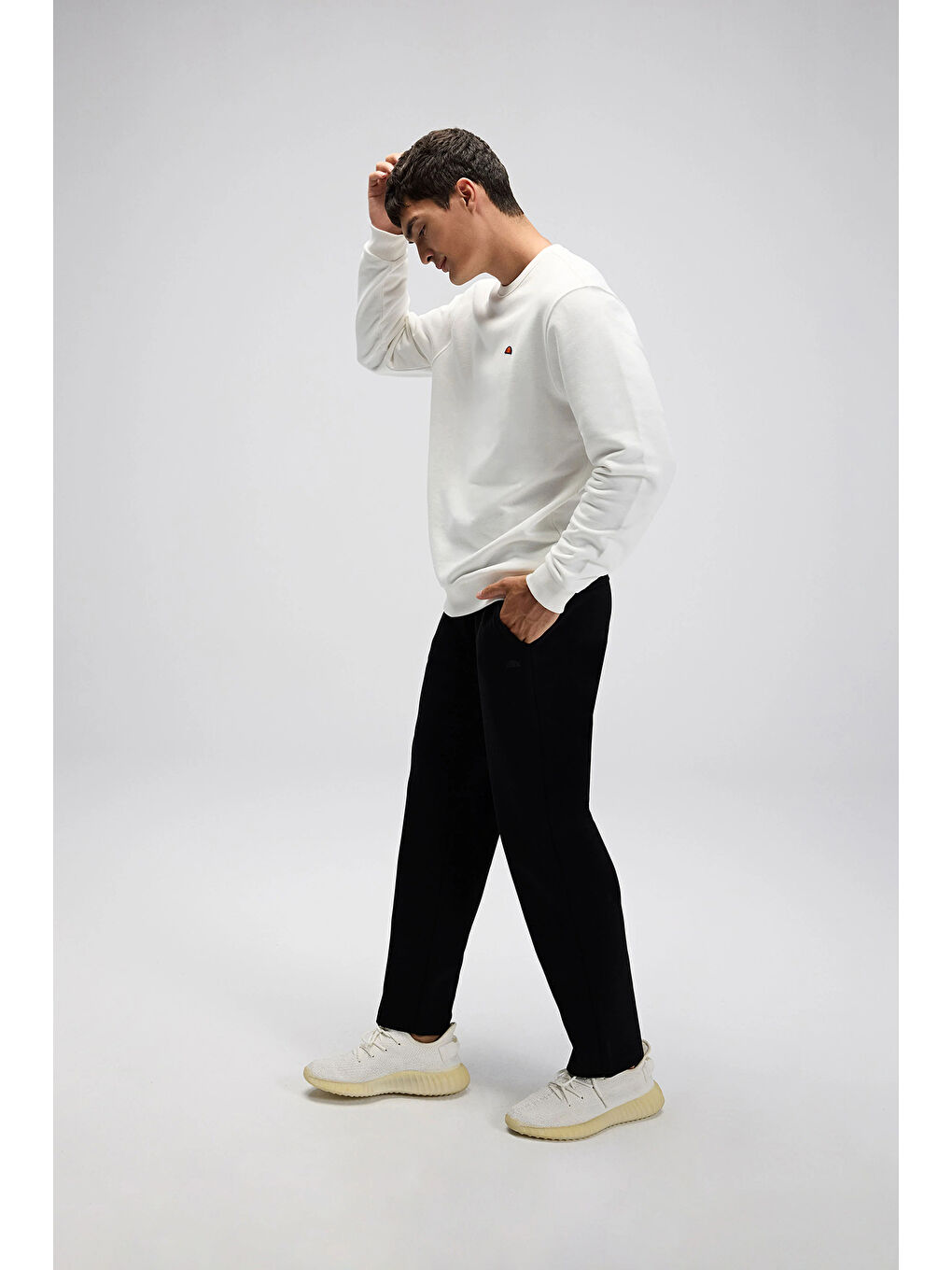 Beyaz Pamuklu Regular Fit Bisiklet Yaka Logolu Sweat EM579-OF-3