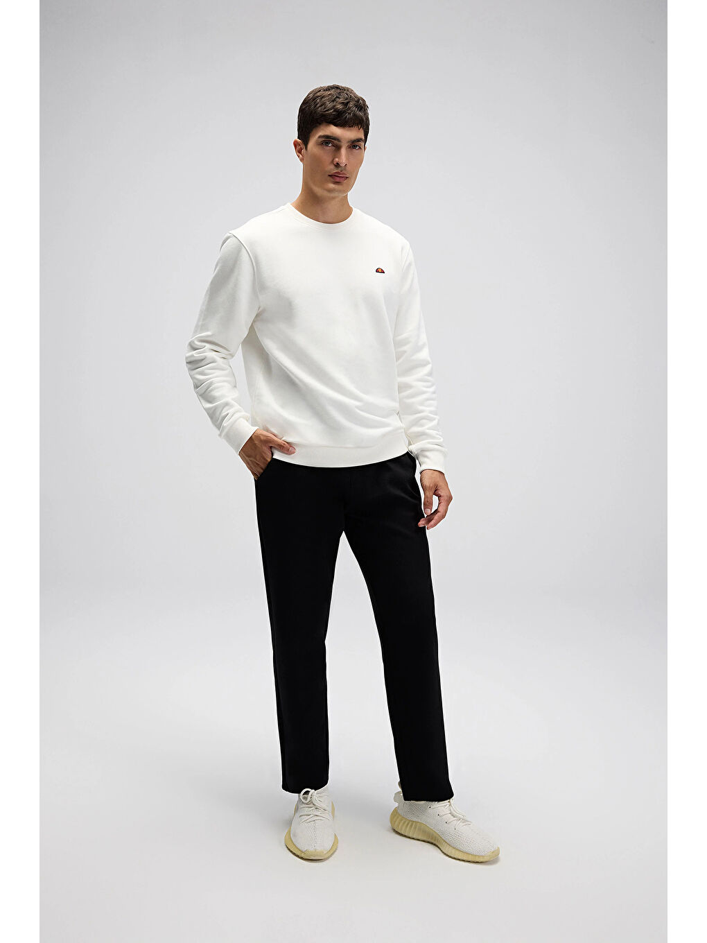 Beyaz Pamuklu Regular Fit Bisiklet Yaka Logolu Sweat EM579-OF-5