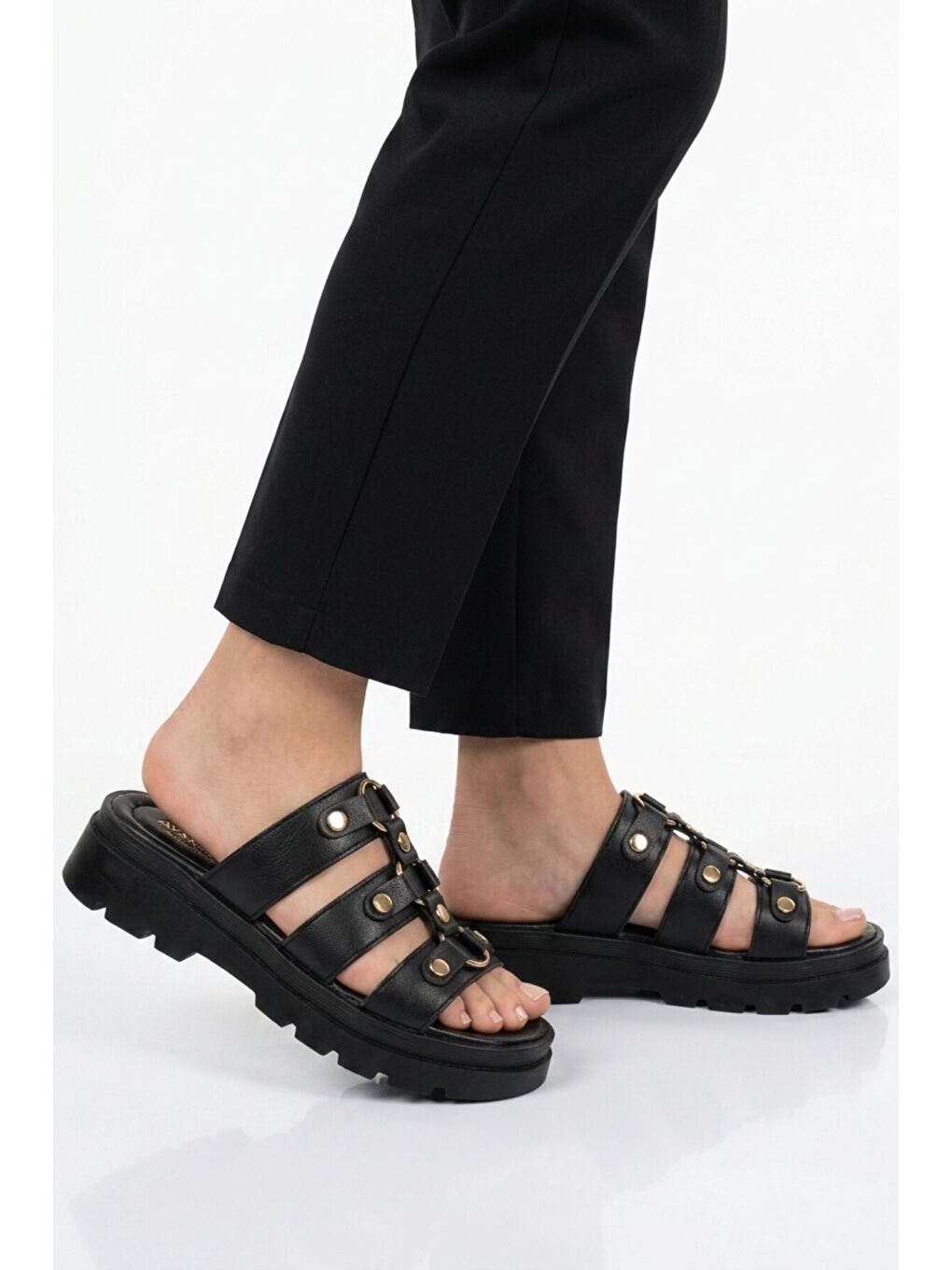 Siyah Hafif Yumuşak Taban Kadın Terlik 35351 Z