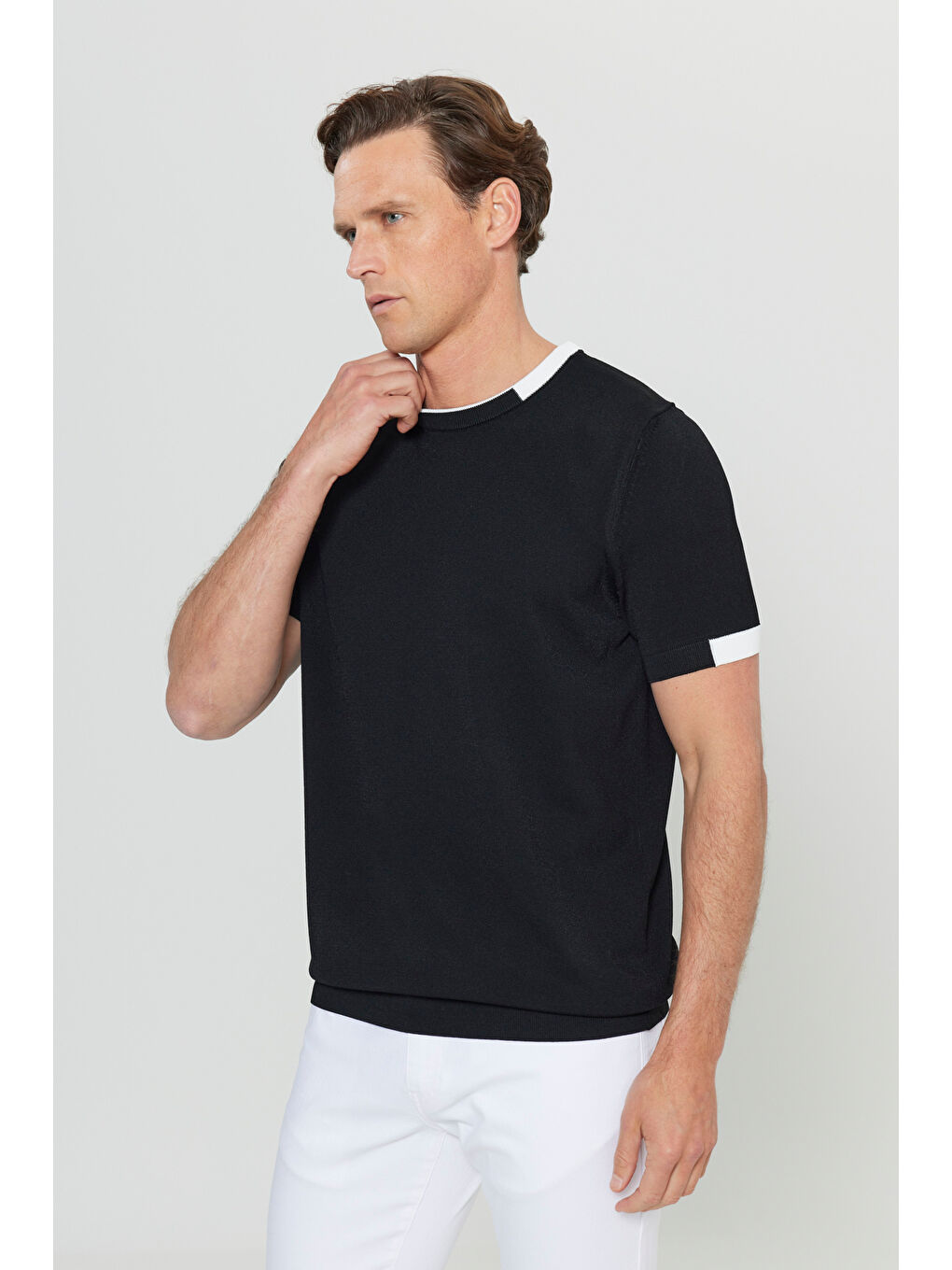 Erkek Siyah Standart Fit Normal Kesim Bisiklet Yaka Triko Tişört-2