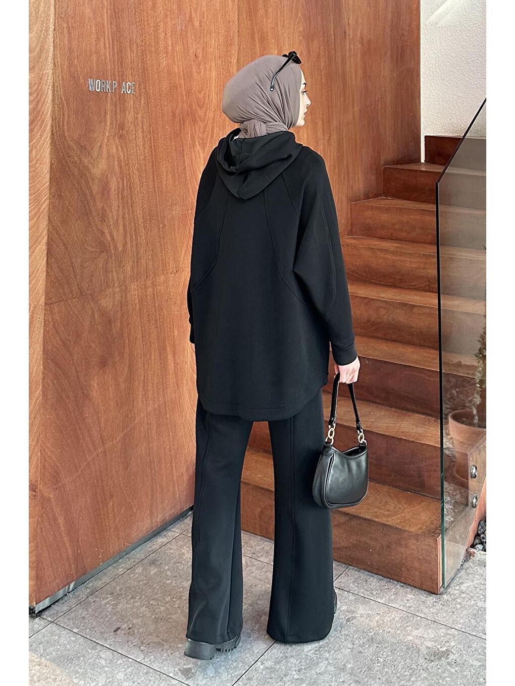 Kapüşonlu Pantolonlu İkili Tesettür Takım Siyah-3