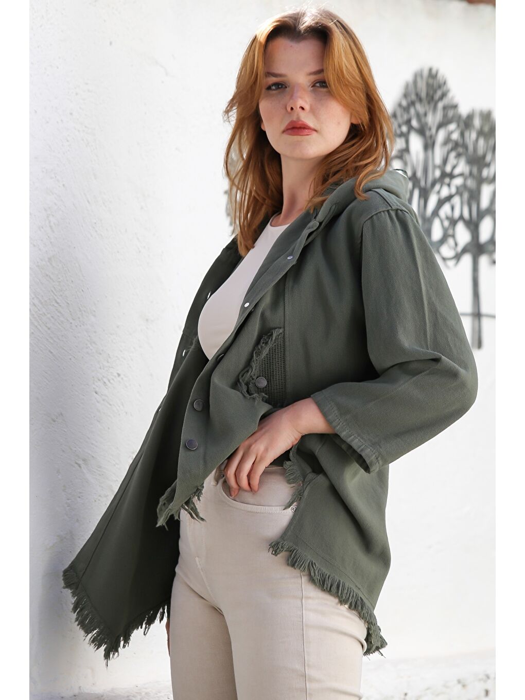 Haki Kapüşonlu Uzun Kol File Detaylı Etek Ucu Püskül Kesimli Casual Gabardin Dokuma Ceket 64 65-2