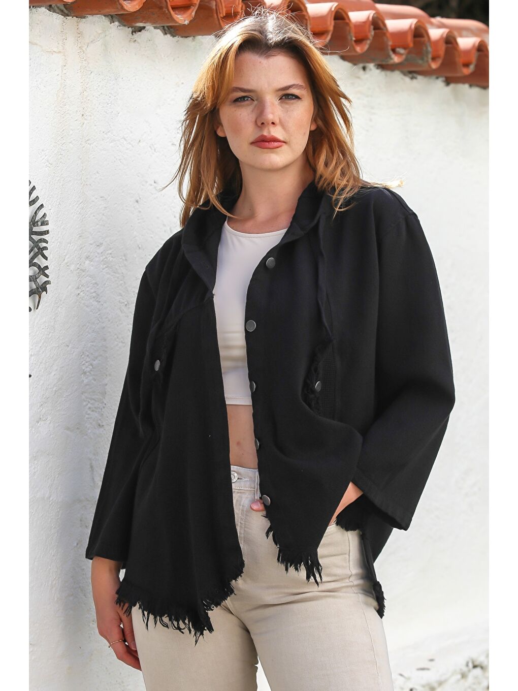 Siyah Kapüşonlu Uzun Kol File Detaylı Etek Ucu Püskül Kesimli Casual Gabardin Dokuma Ceket 64 65-5