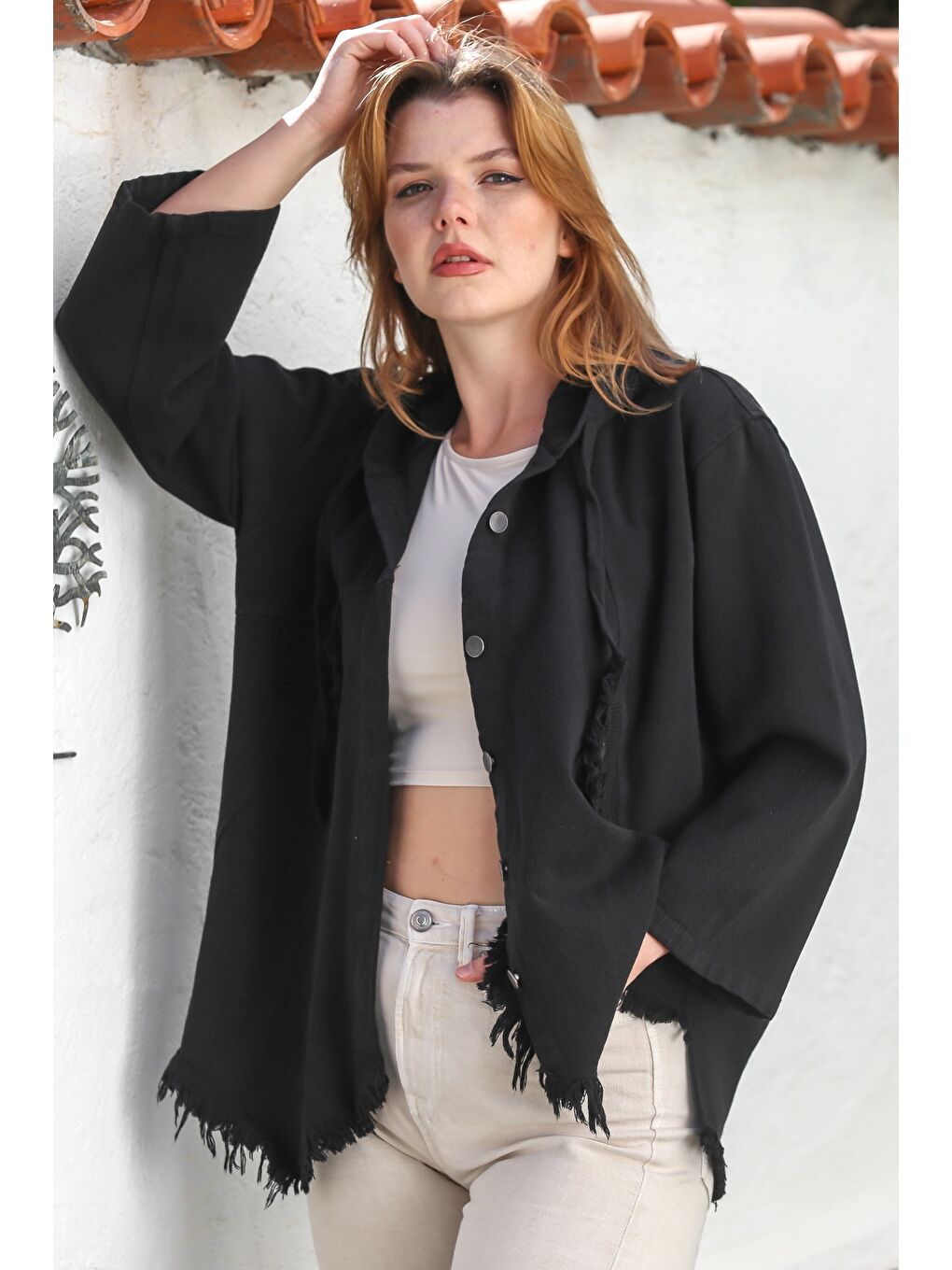 Siyah Kapüşonlu Uzun Kol File Detaylı Etek Ucu Püskül Kesimli Casual Gabardin Dokuma Ceket 64 65-6