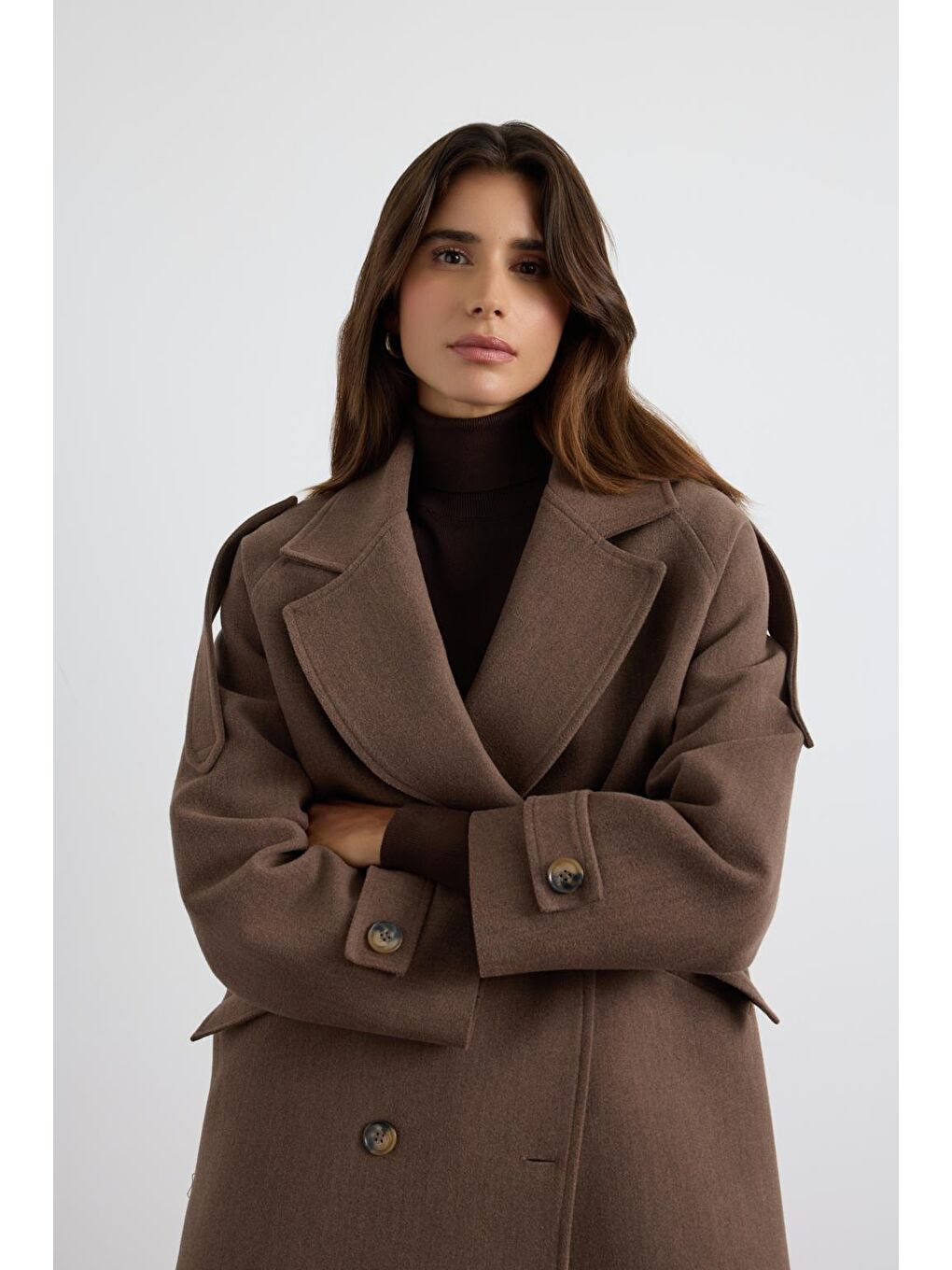 Kahverengi Kruvaze Yaka Apolet Detaylı Kaşe Kaban Tozlu Kahve-5