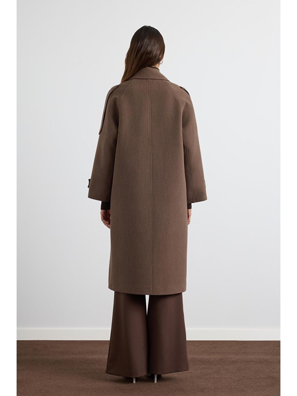 Kahverengi Kruvaze Yaka Apolet Detaylı Kaşe Kaban Tozlu Kahve-6