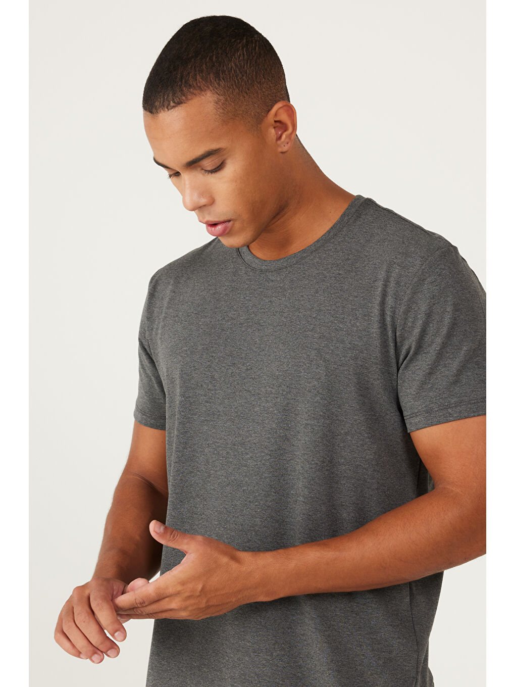 Erkek Antrasit-Melanj 360 Derece Her Yöne Esneyen Slim Fit Bisiklet Yaka Tişört-2