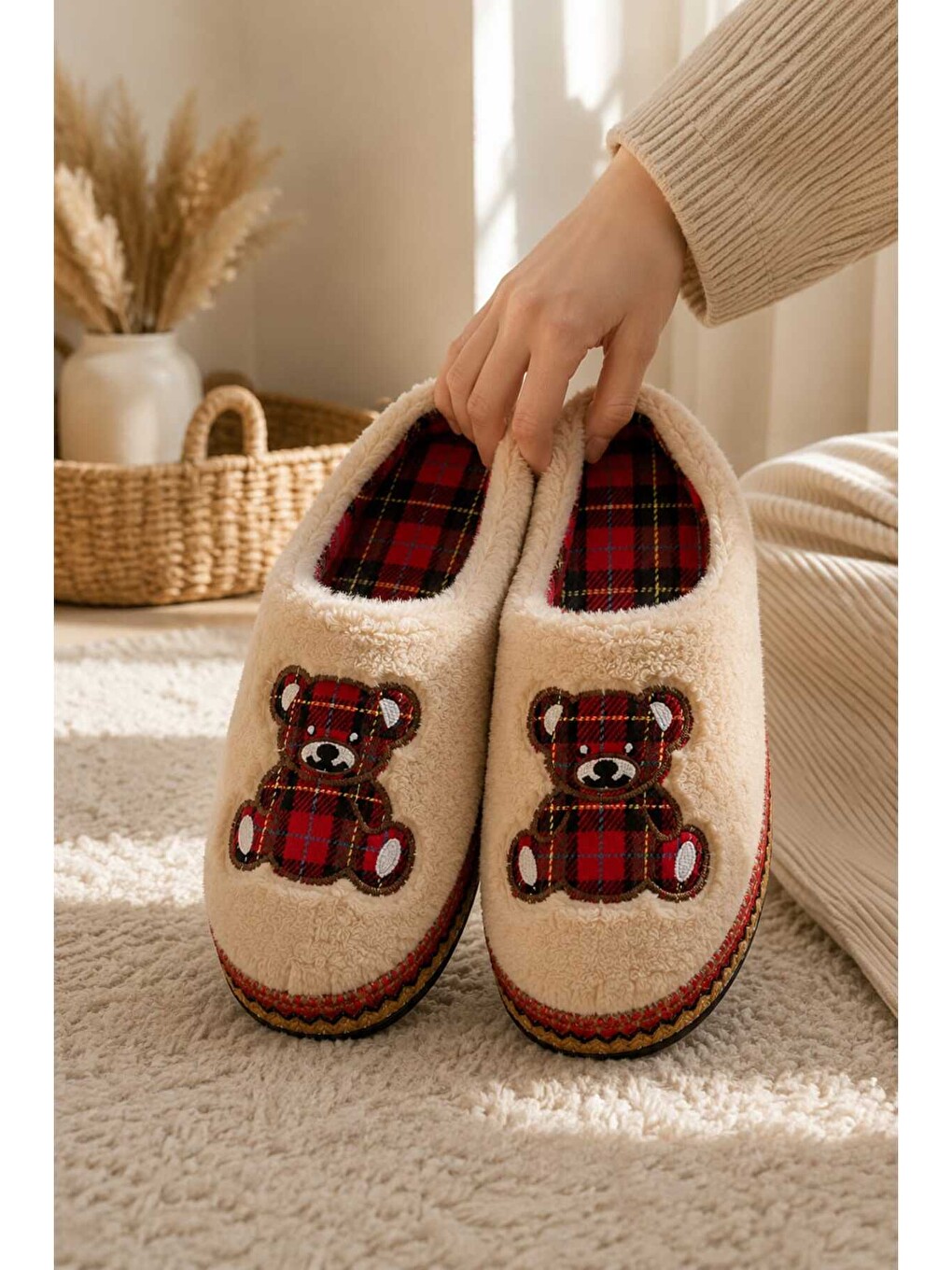 Bej Unisex, Ekose Desenli, Ayı Figürlü, Yumuşak, Pelüş Kışlık Ev Terliği