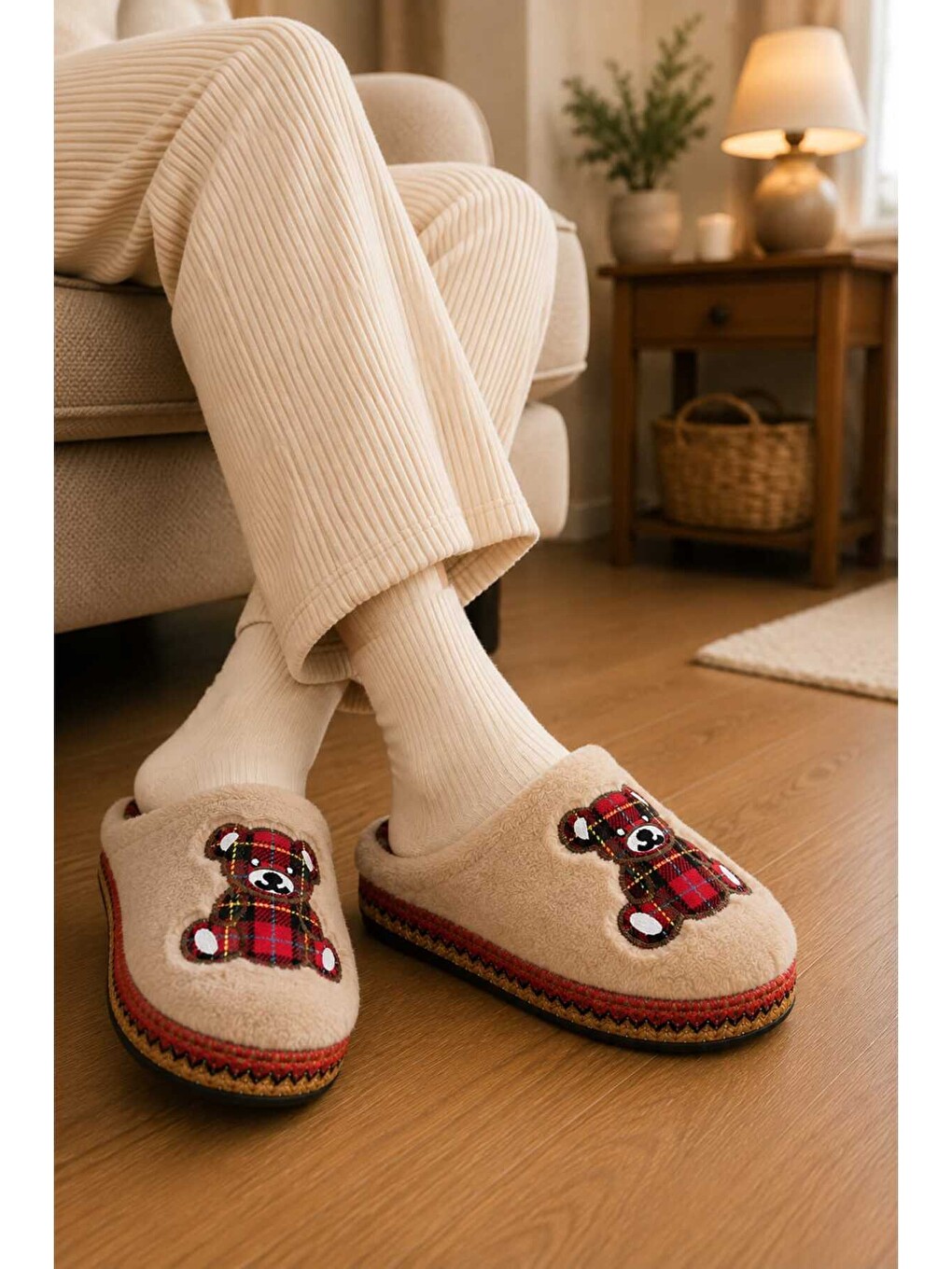 Bej Unisex, Ekose Desenli, Ayı Figürlü, Yumuşak, Pelüş Kışlık Ev Terliği-3