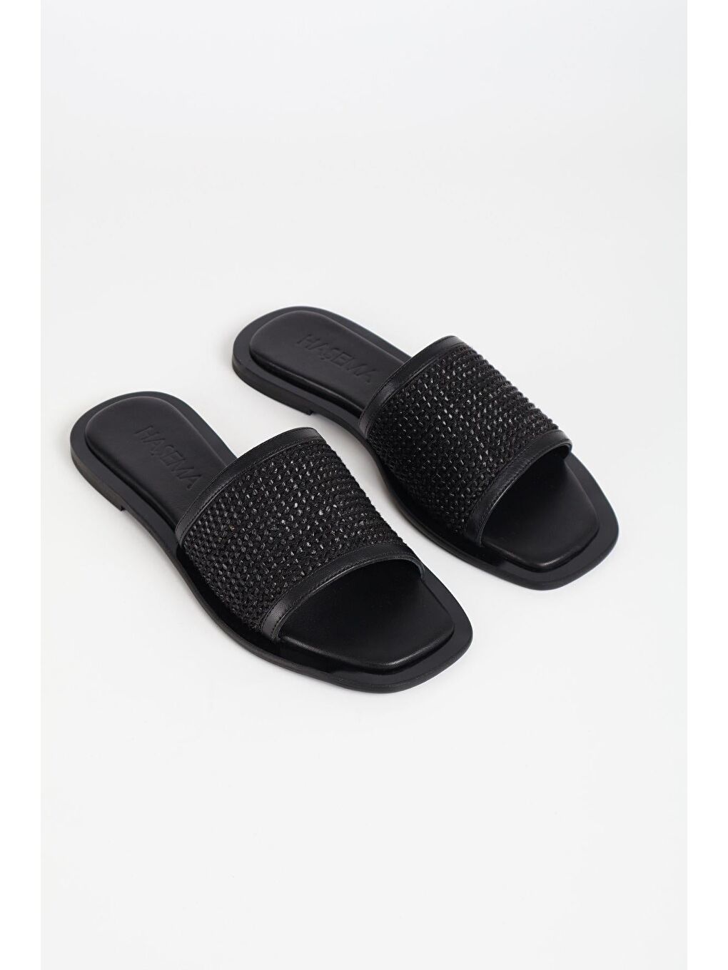 Kadın Hasır Detaylı Siyah Terlik 110-15