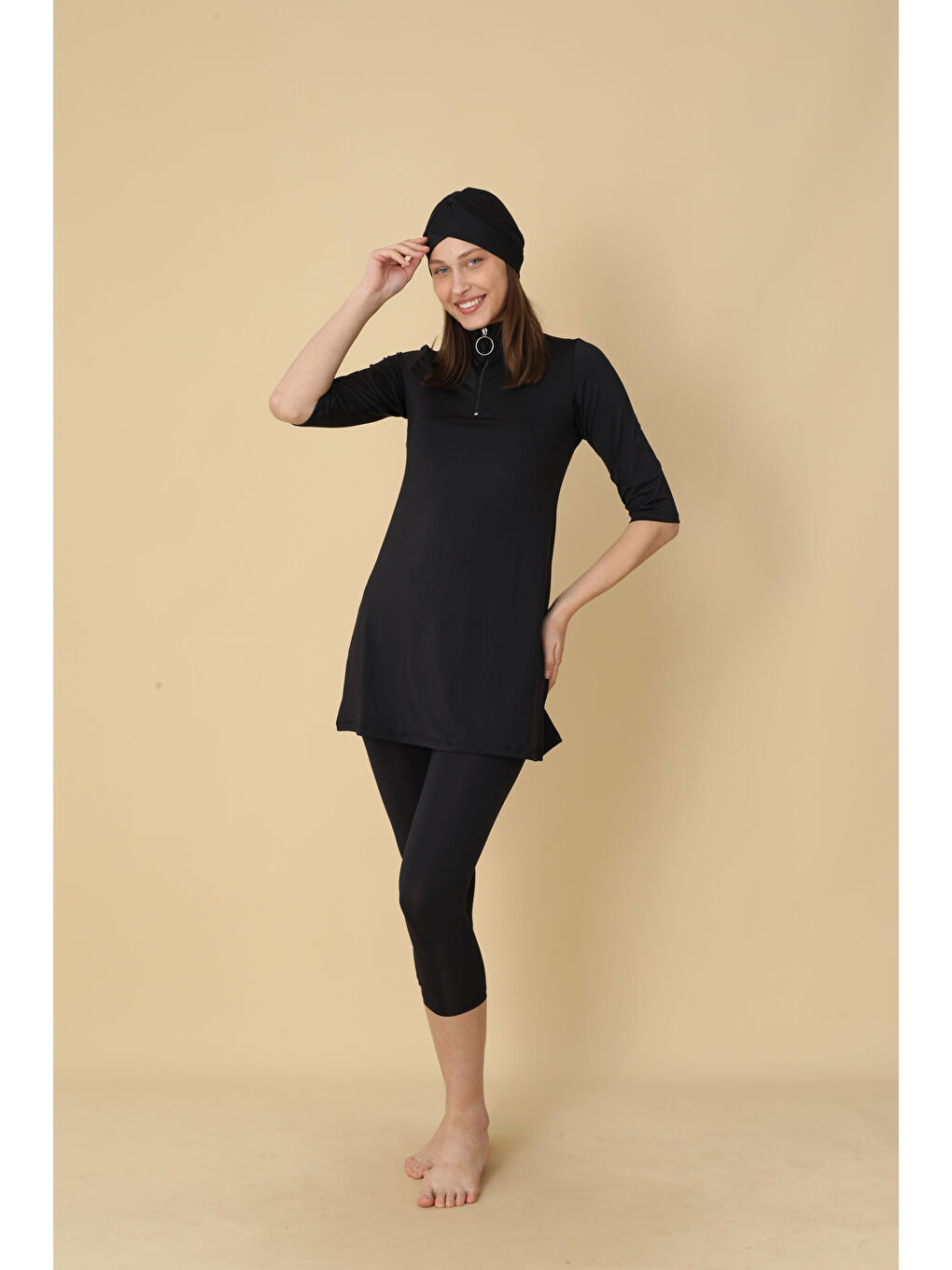 Siyah Yarım Fermuarlı Truvakar Kol Yarı Kapalı Tesettür Mayo 6110-3