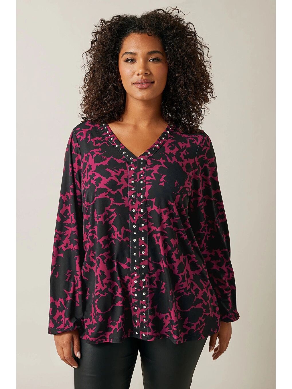 Fuşya Büyük Beden V Yaka Uzun Kollu Taş Detaylı Desenli Bluz 615713
