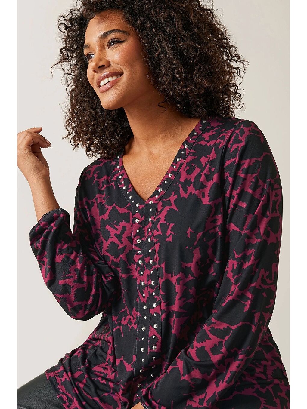 Fuşya Büyük Beden V Yaka Uzun Kollu Taş Detaylı Desenli Bluz 615713-3