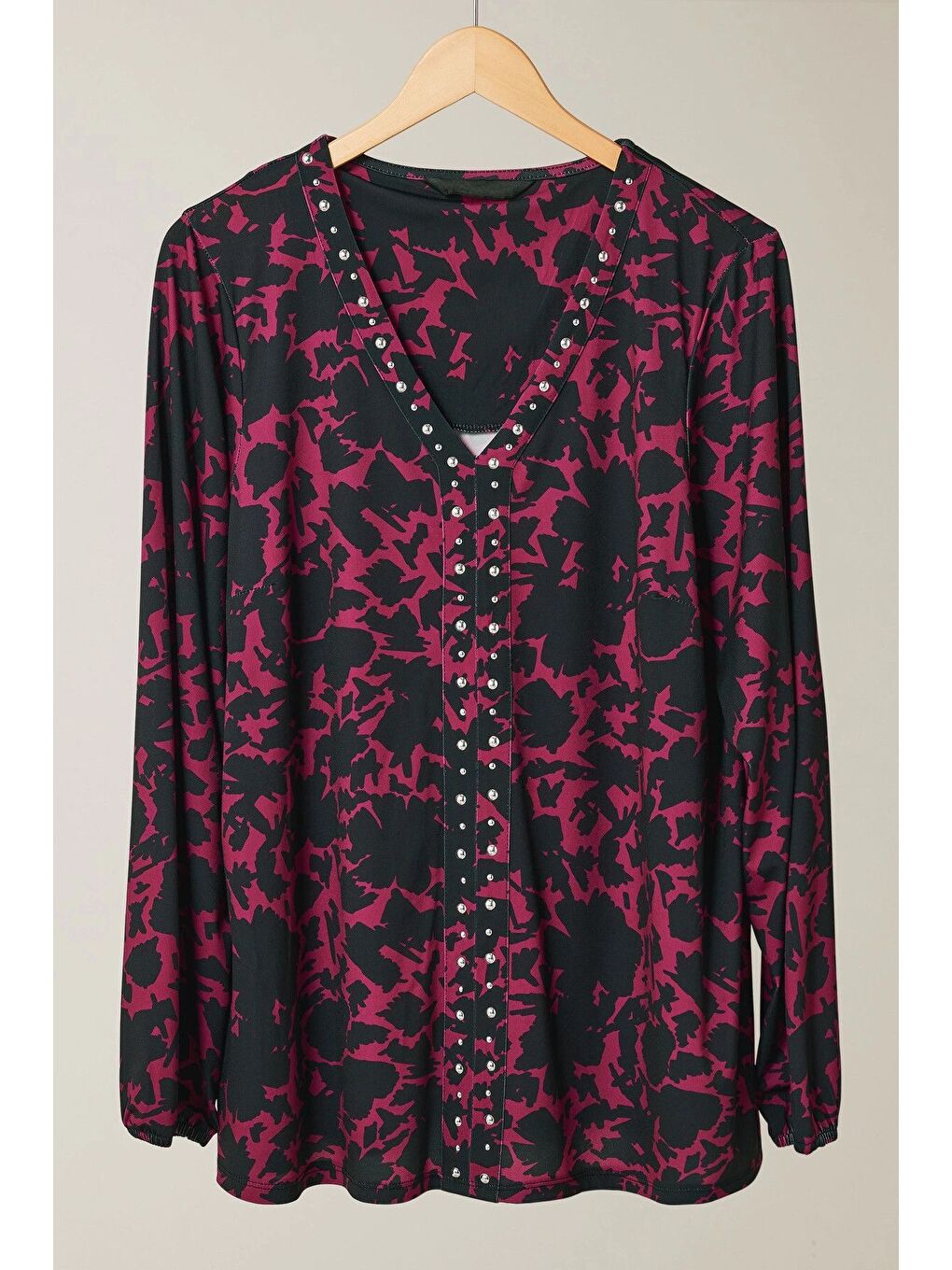 Fuşya Büyük Beden V Yaka Uzun Kollu Taş Detaylı Desenli Bluz 615713-4