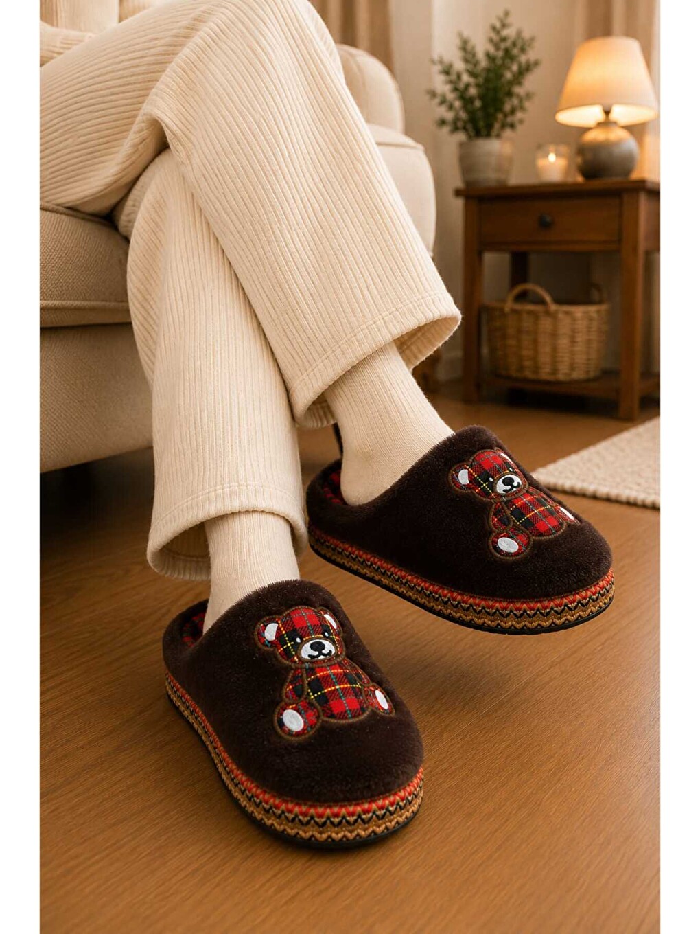 Kahverengi Unisex, Ekose Desenli, Ayı Figürlü, Yumuşak, Pelüş Kışlık Ev Terliği-4