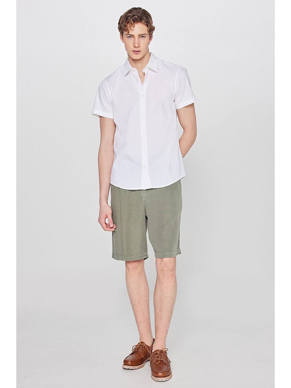 Beyaz Kısa Kollu Gömlek-2