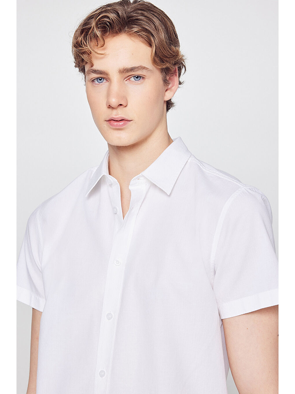 Beyaz Kısa Kollu Gömlek-3