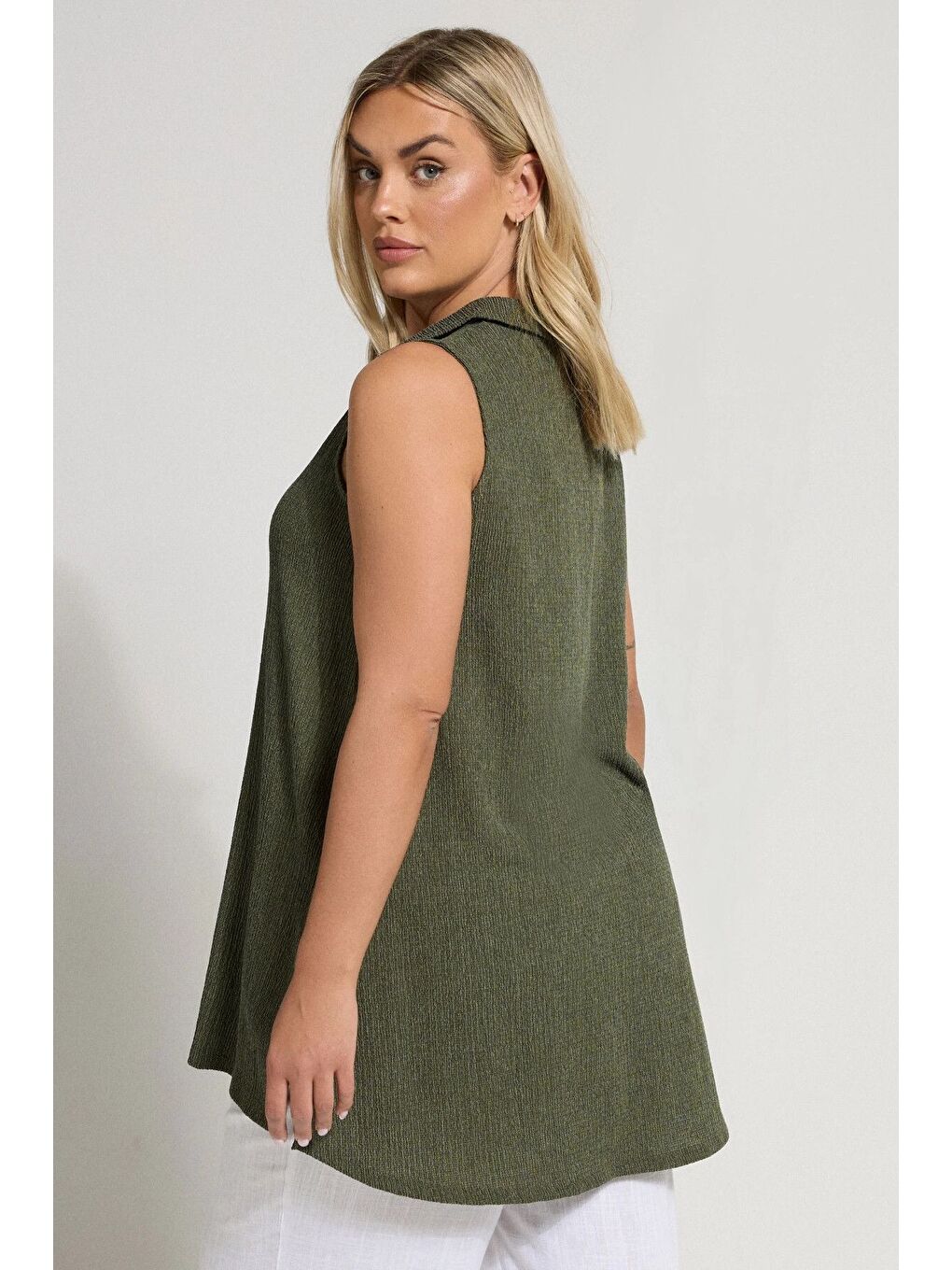 Haki Büyük Beden V Yaka Sıfır Kol Önü Düğmeli Esnek Gömlek 322691-4