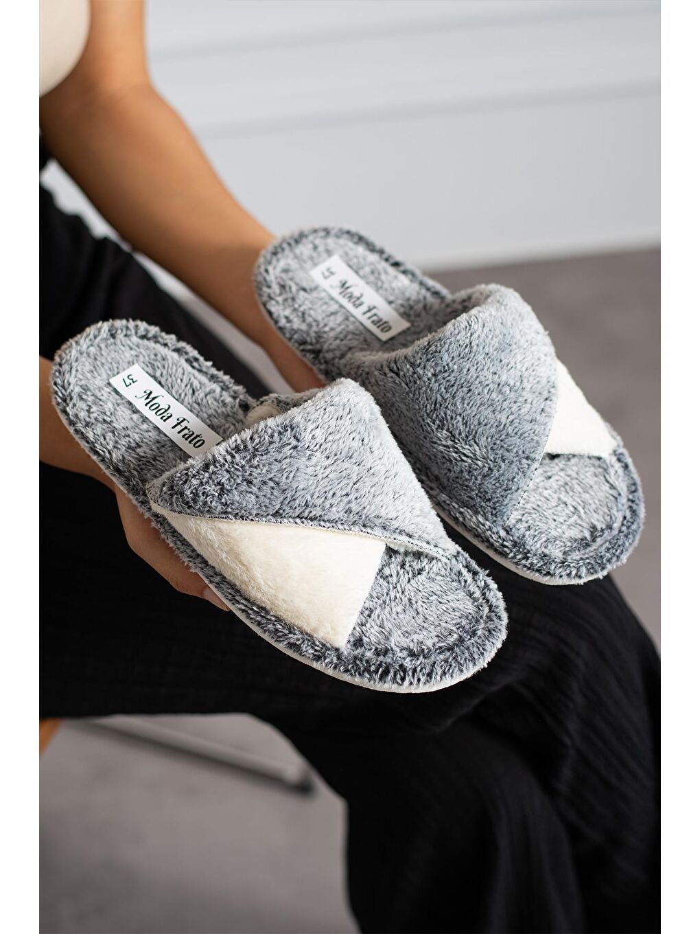 Gri BELLA Çapraz Kadın Ev Terliği Kışlık Terlik Sessiz Taban