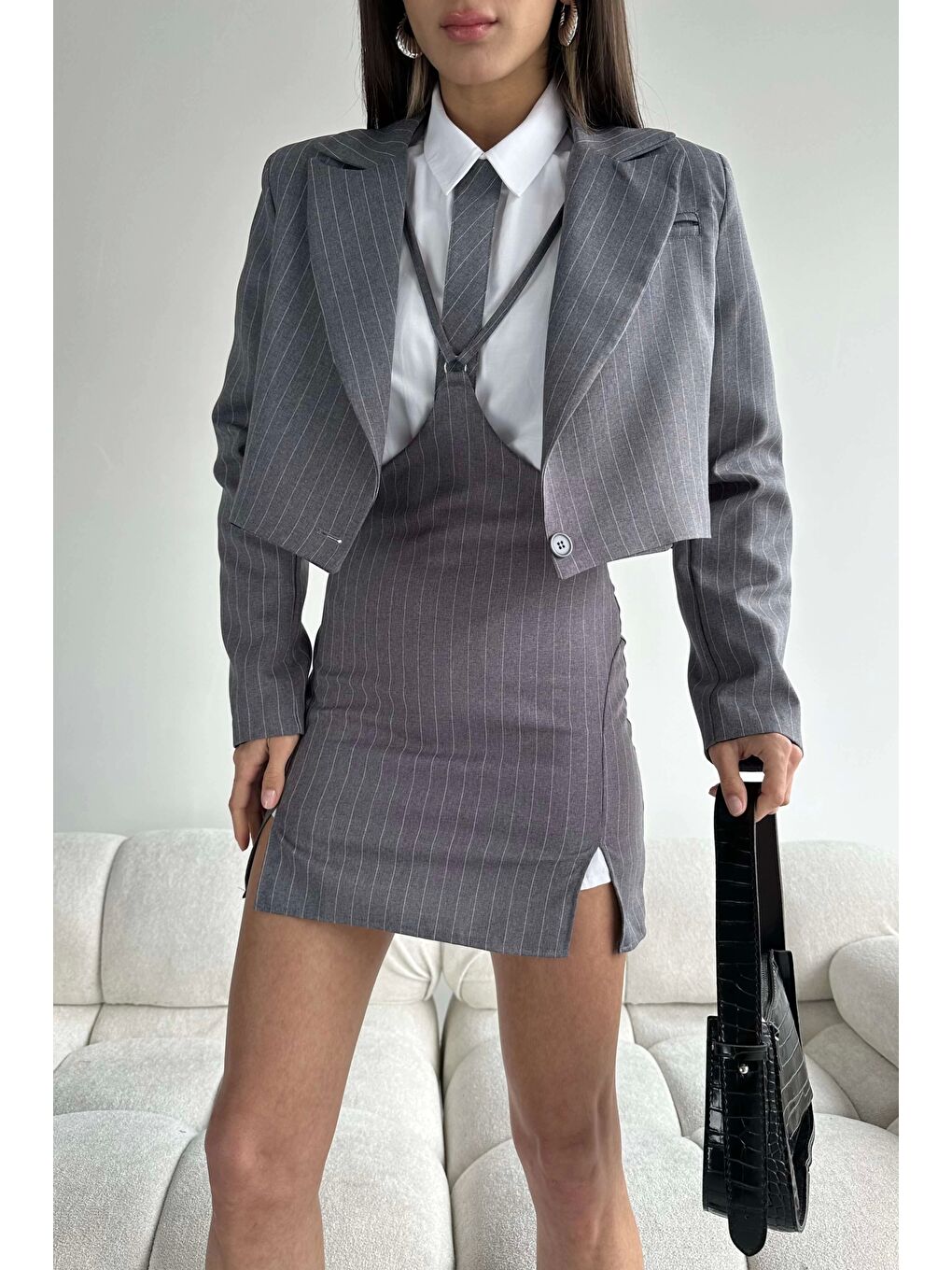 Kadın Gri Çizgili Kravat Takım 1026-221452