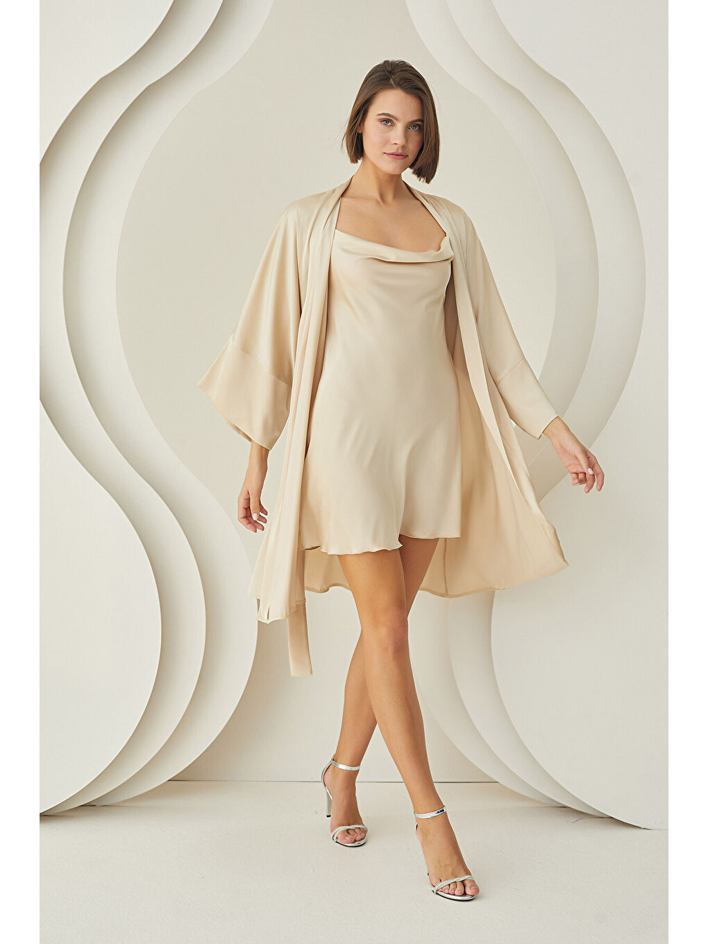 Bej Taş Rengi Silky Kısa Kuşaklı Tek Sabahlık-1