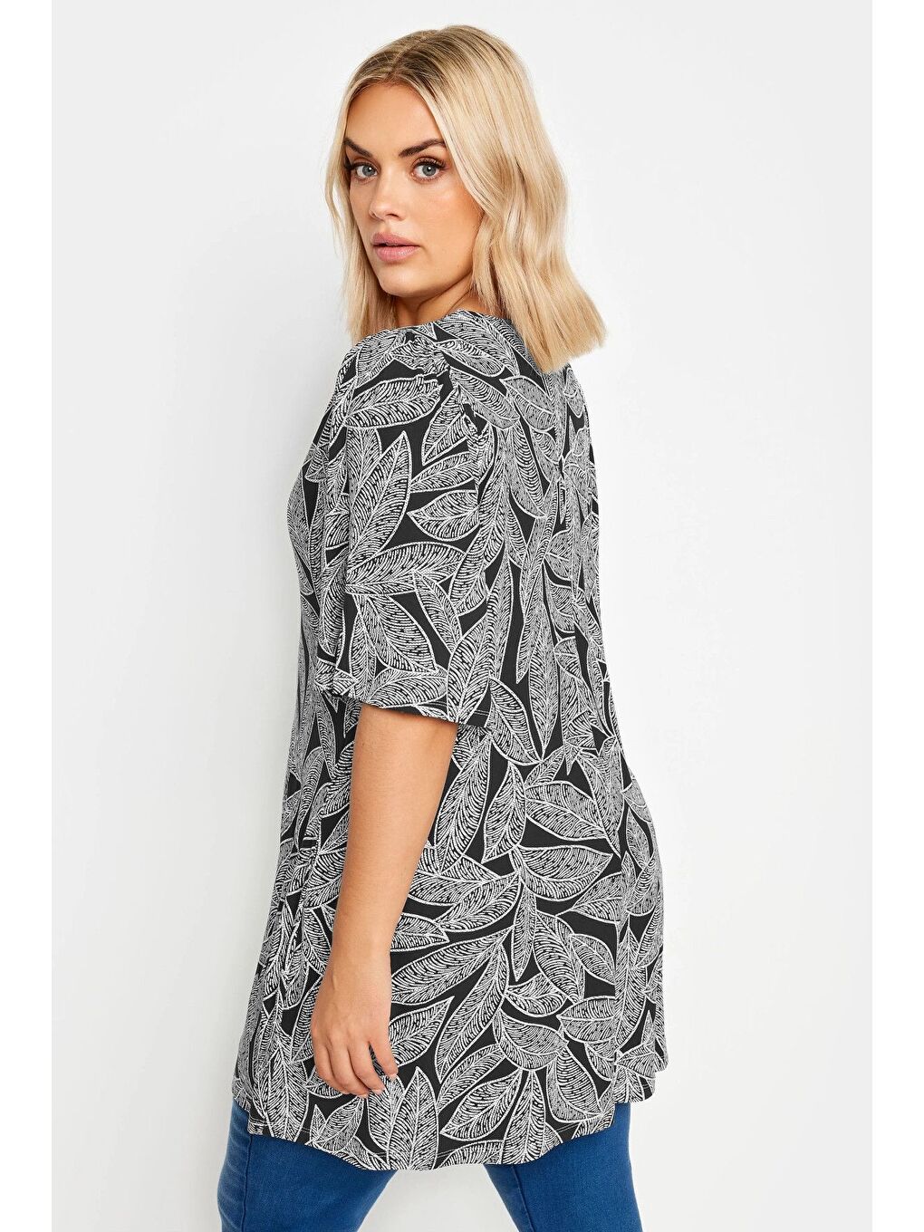 Siyah Büyük Beden V Yaka Desenli Asimetrik Kesim Elastanlı Bluz 321765-4