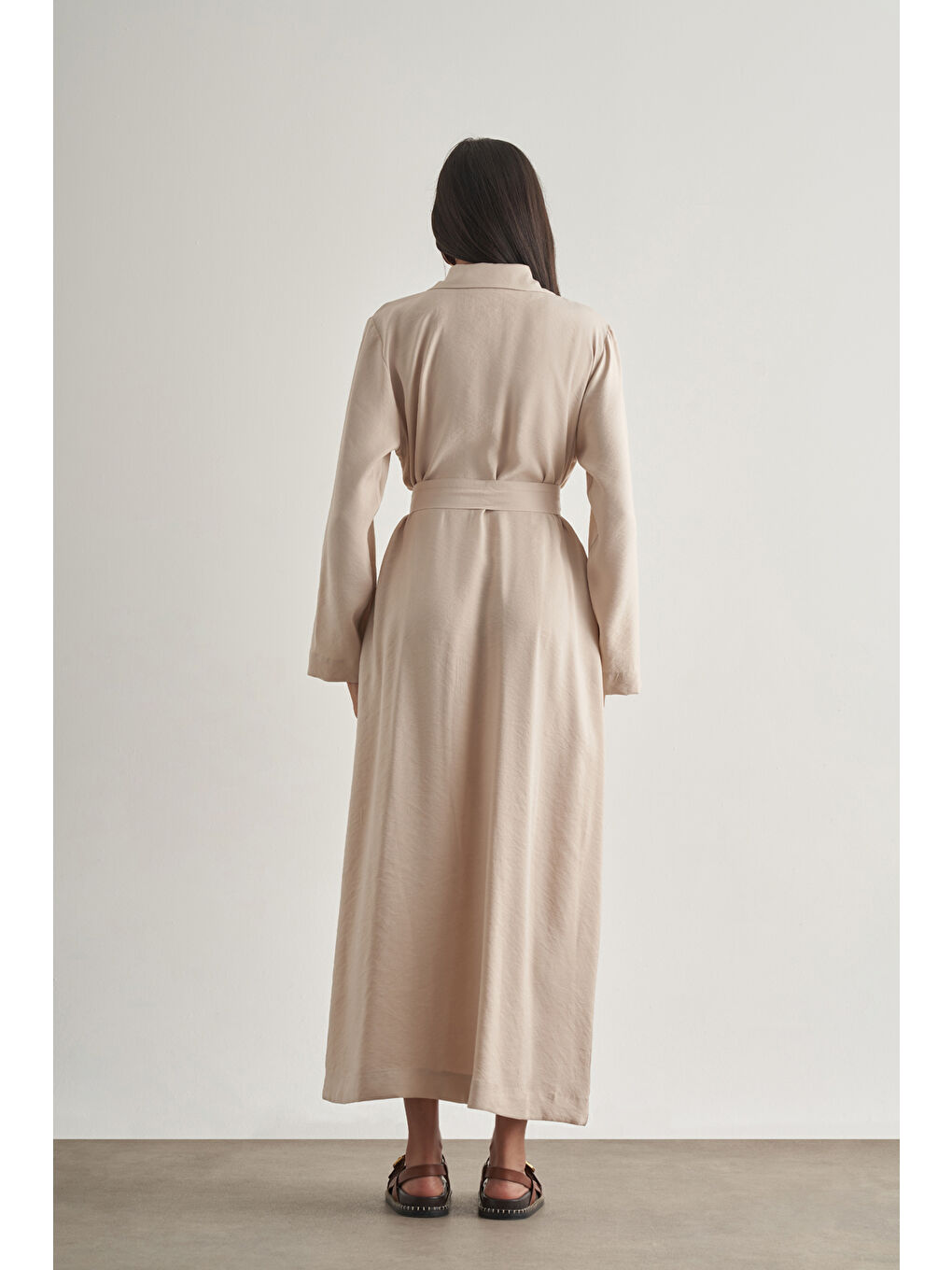 Bej Modal Karışımlı Kuşaklı Taş Rengi Uzun Gömlek Elbise-3