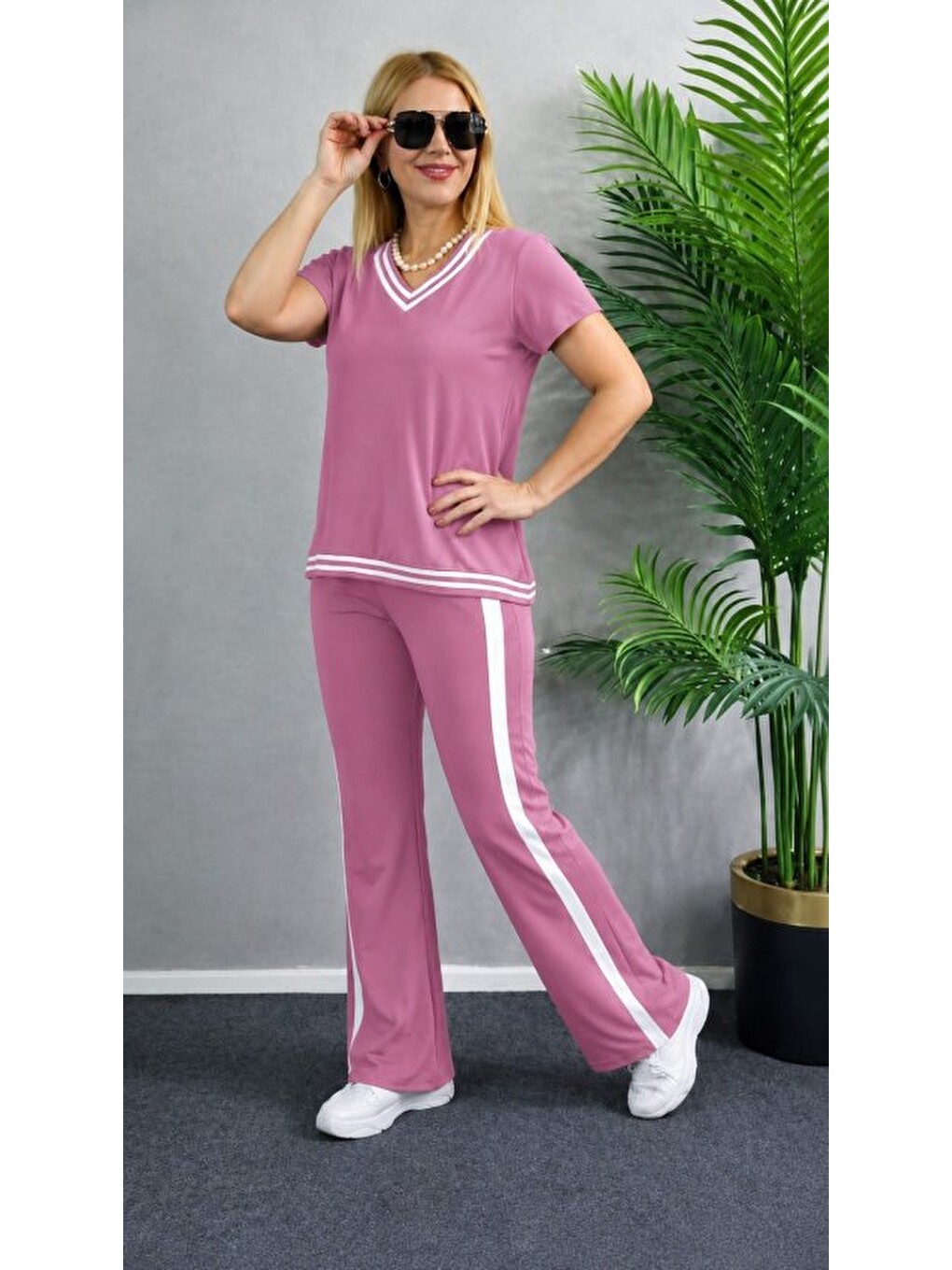 Pembe Kadın Kısa Kollu V Yakalı Viskon Iki Iplik Bluz Ve Pantolon Ikili Takım-1