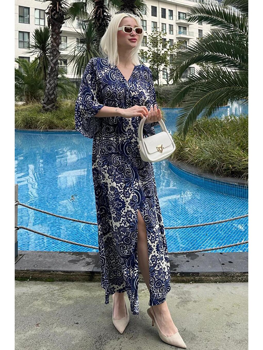 Lacivert Desenli Yırtmaç Detaylı Uzun Elbise Mg2325