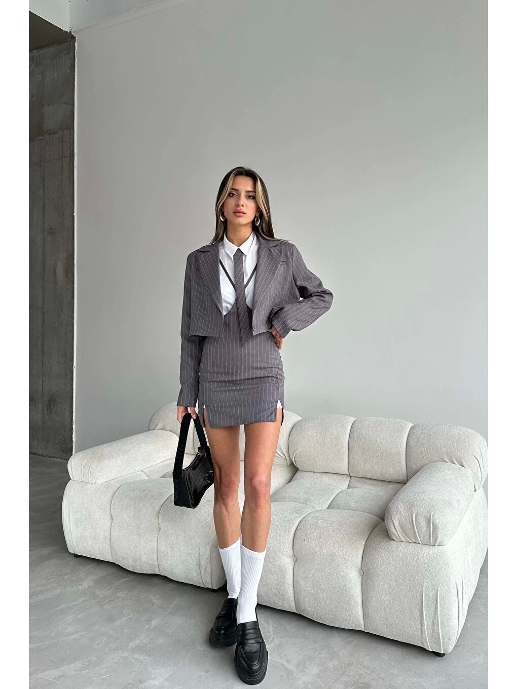 Kadın Gri Çizgili Kravat Takım 1026-221452-1