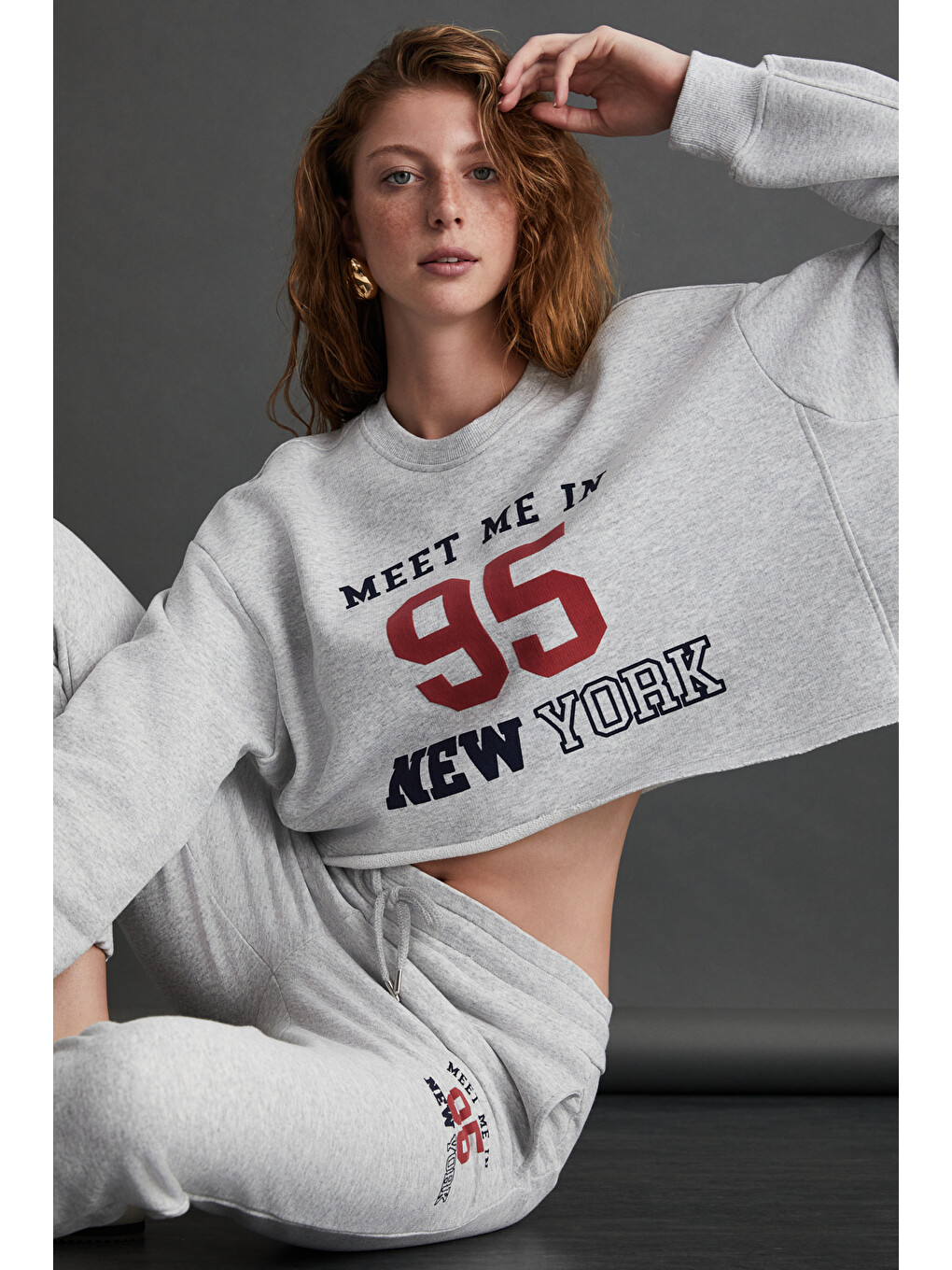 Gloryy Kadın Comfort Fit Baskı Detaylı Lastikli Paça Organik Pamuklu Gri Melanj Eşofman Takımı-4