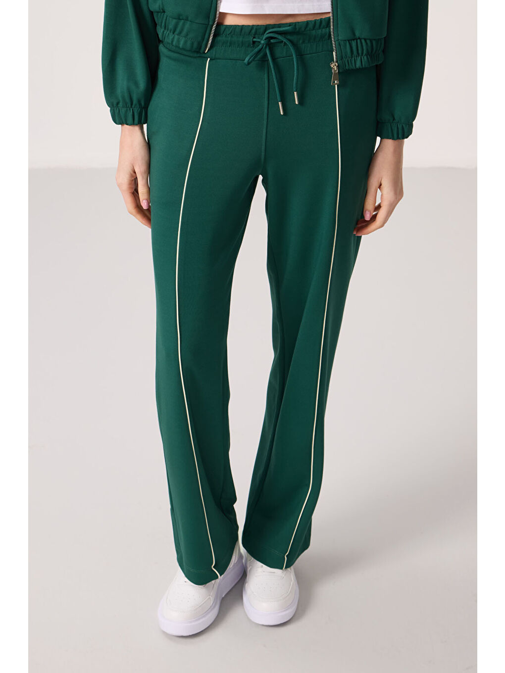 Yeşil Yumuşak Dokulu Dik Yaka Oversize Lastikli Kadın Eşofman Takım - 95349-5