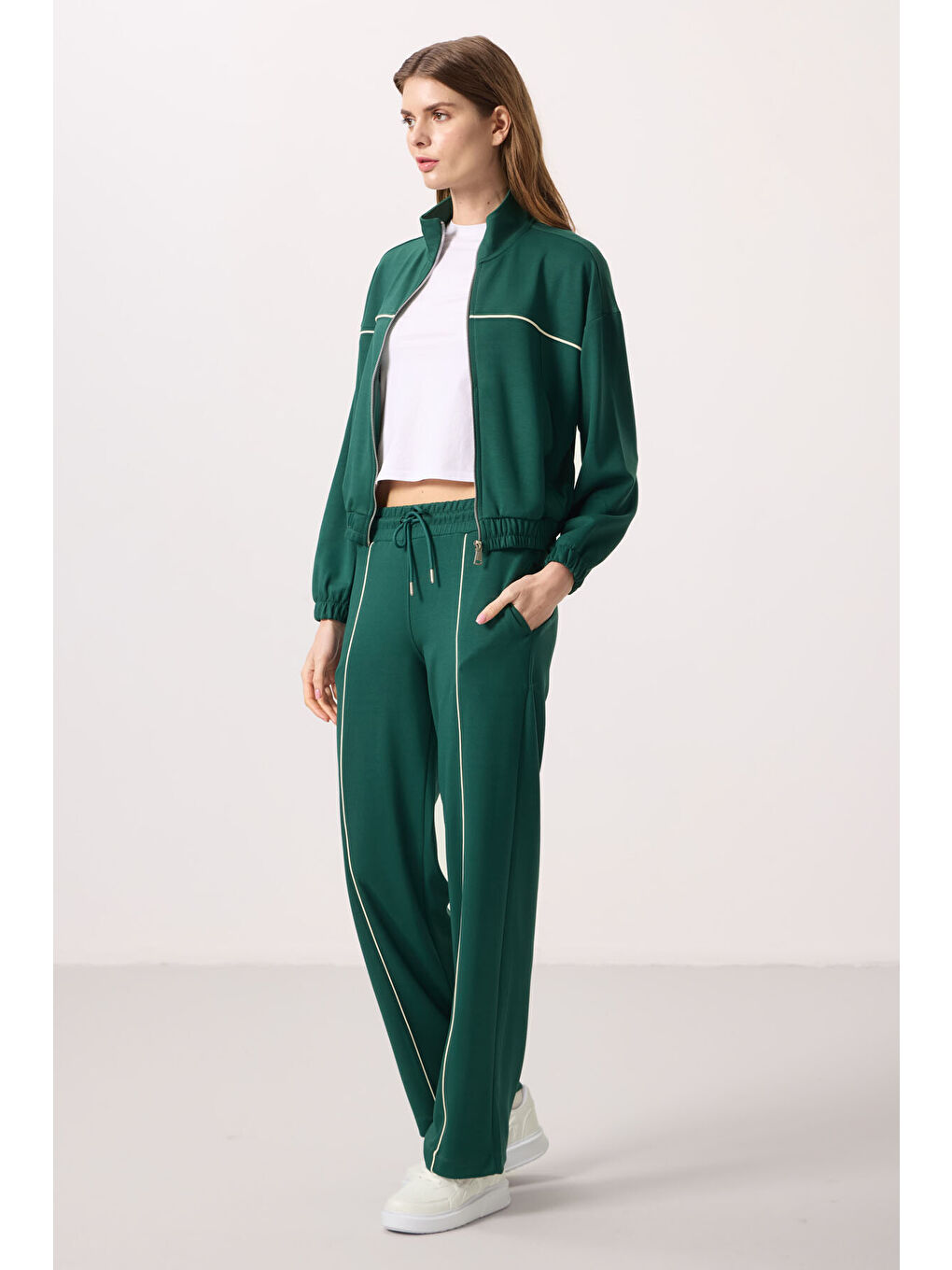 Yeşil Yumuşak Dokulu Dik Yaka Oversize Lastikli Kadın Eşofman Takım - 95349-7