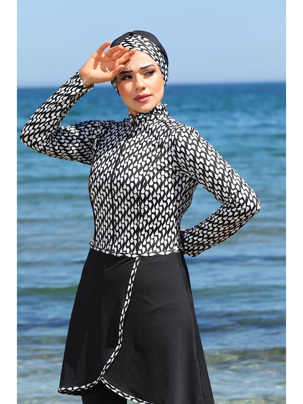 Siyah Damla Desen Pareo Model Taytlı Kapalı Tesettür Mayo 3350-4