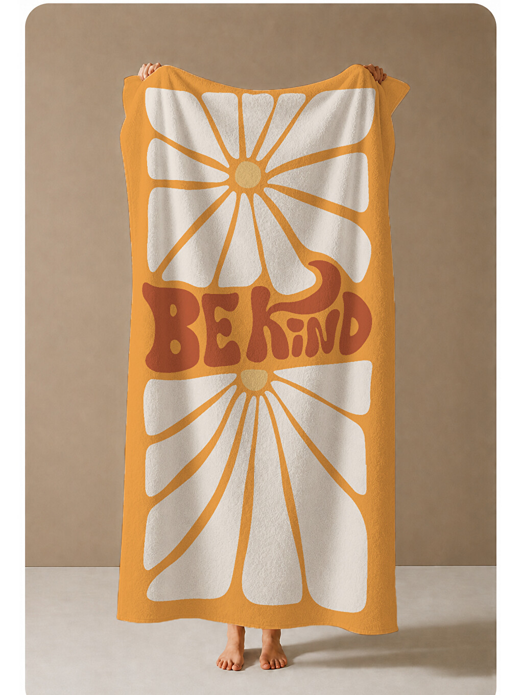 Turuncu Retro Çiçek Ve Tipografi Desenli 70x150 Cm Dijital Baskılı Plaj Ve Banyo Havlusu-3